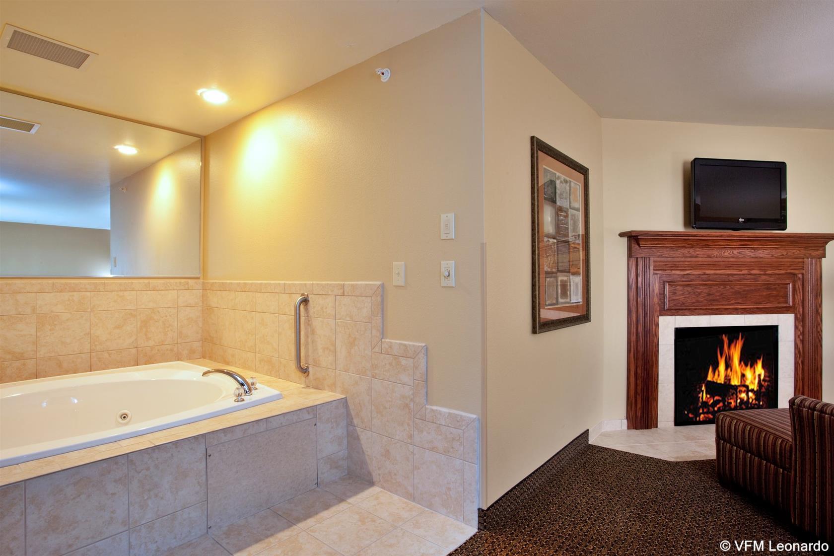 Holiday Inn Express Hotel & Suites Lewisburg