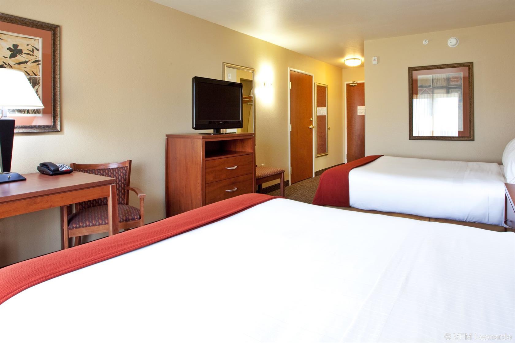 Holiday Inn Express Hotel & Suites Lewisburg