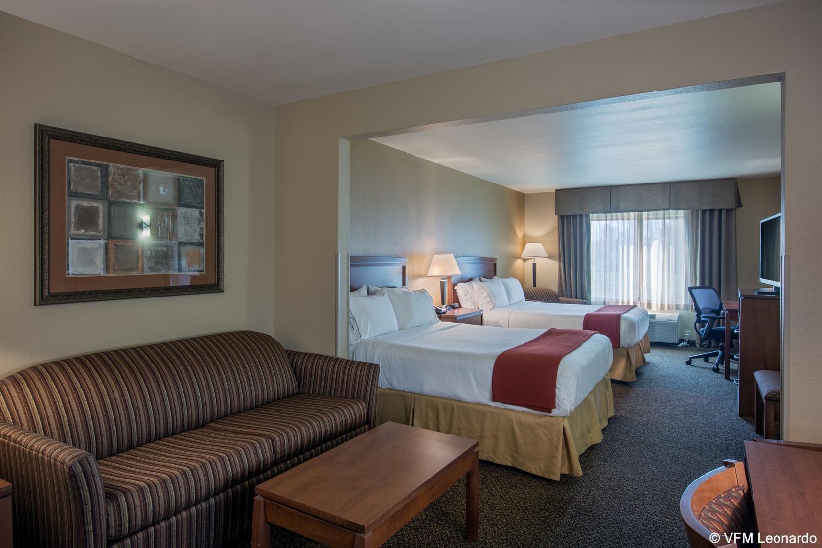 Holiday Inn Express Hotel & Suites Lewisburg