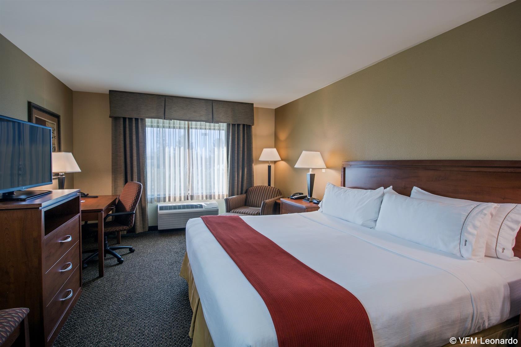 Holiday Inn Express Hotel & Suites Lewisburg