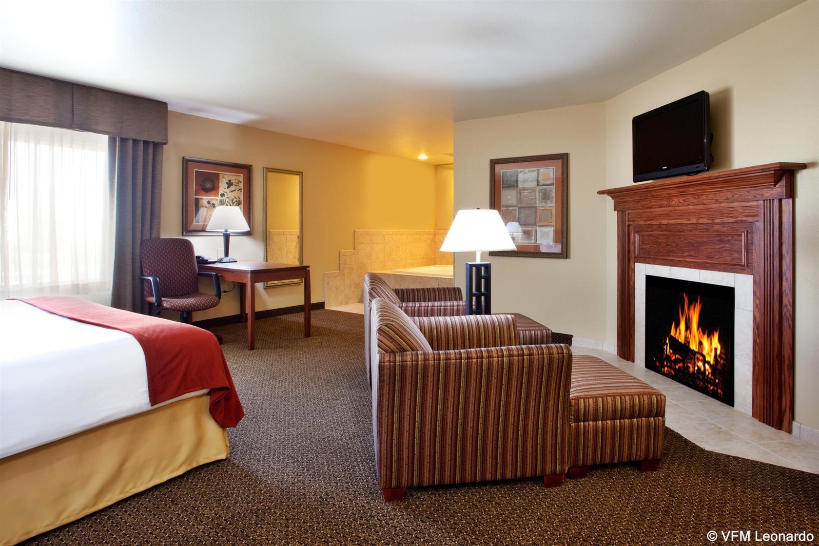 Holiday Inn Express Hotel & Suites Lewisburg