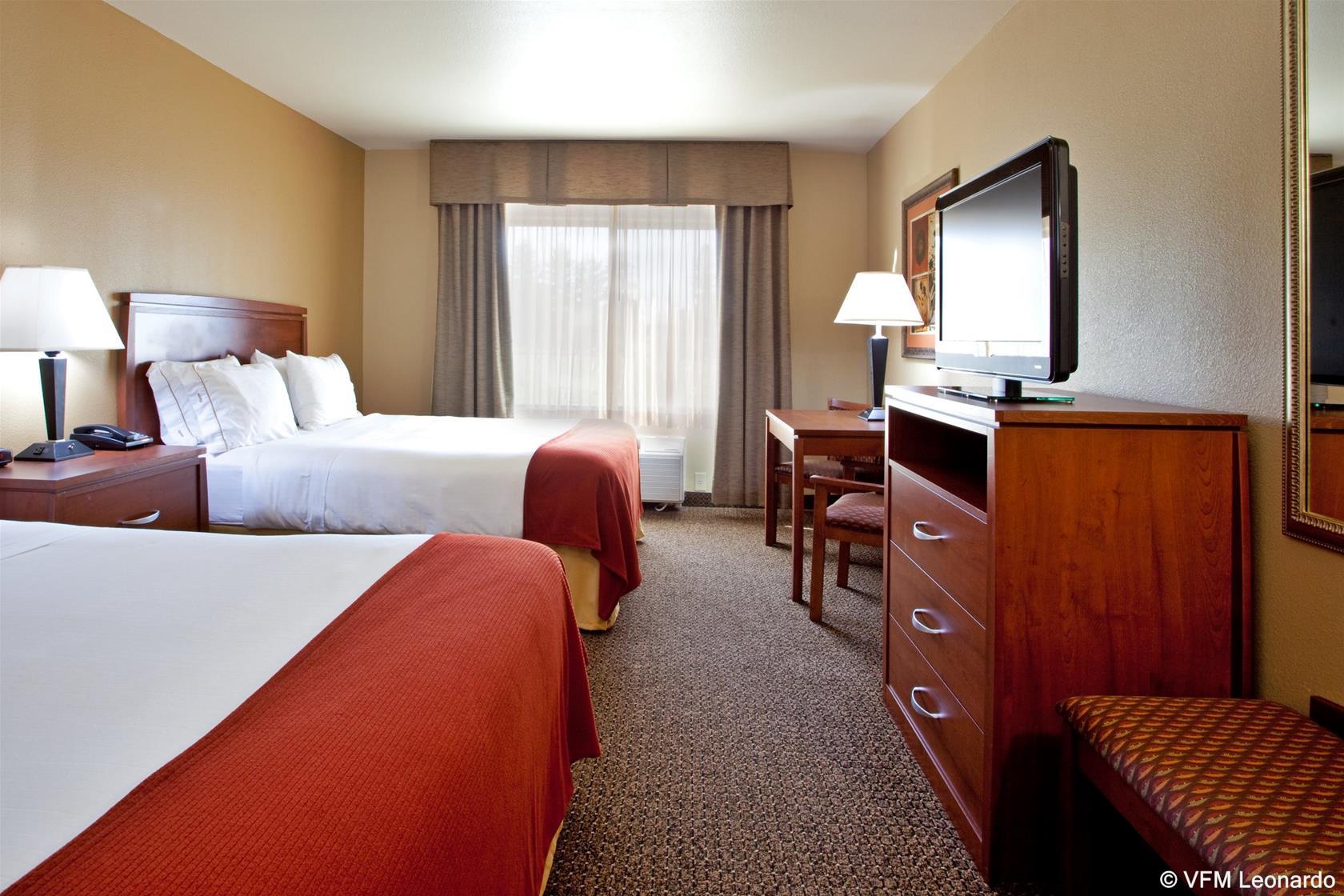 Holiday Inn Express Hotel & Suites Lewisburg