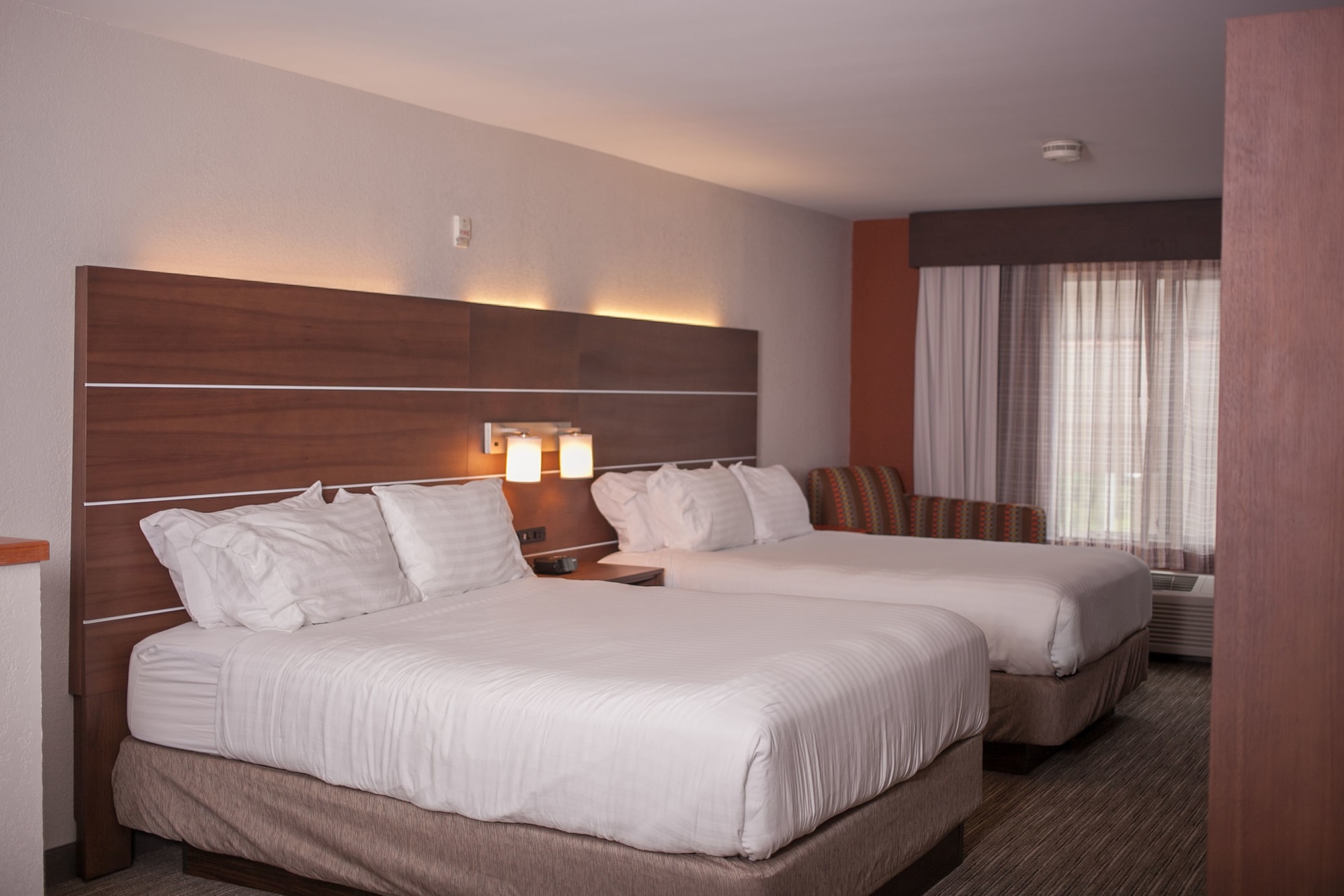 Holiday Inn Express & Suites Logan