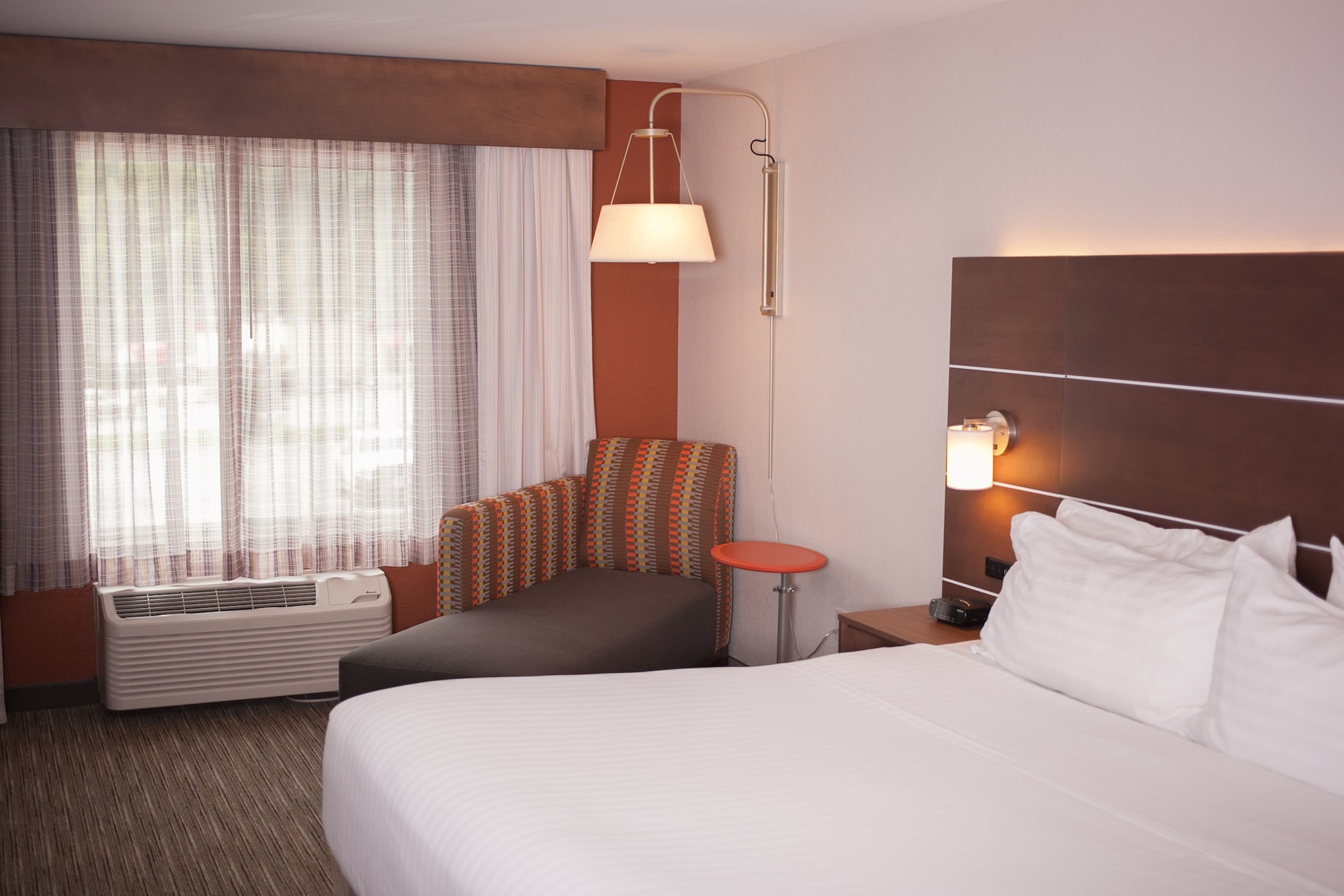 Holiday Inn Express & Suites Logan