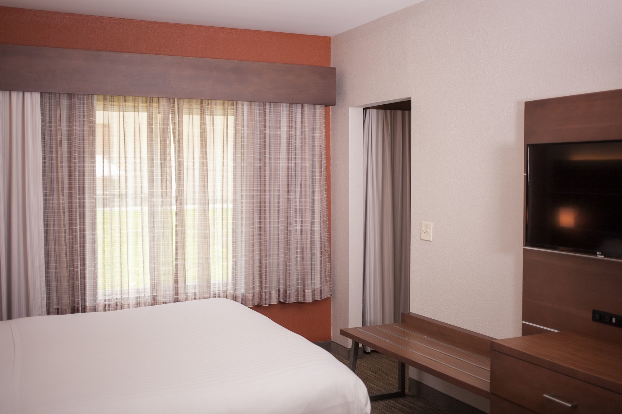 Holiday Inn Express & Suites Logan