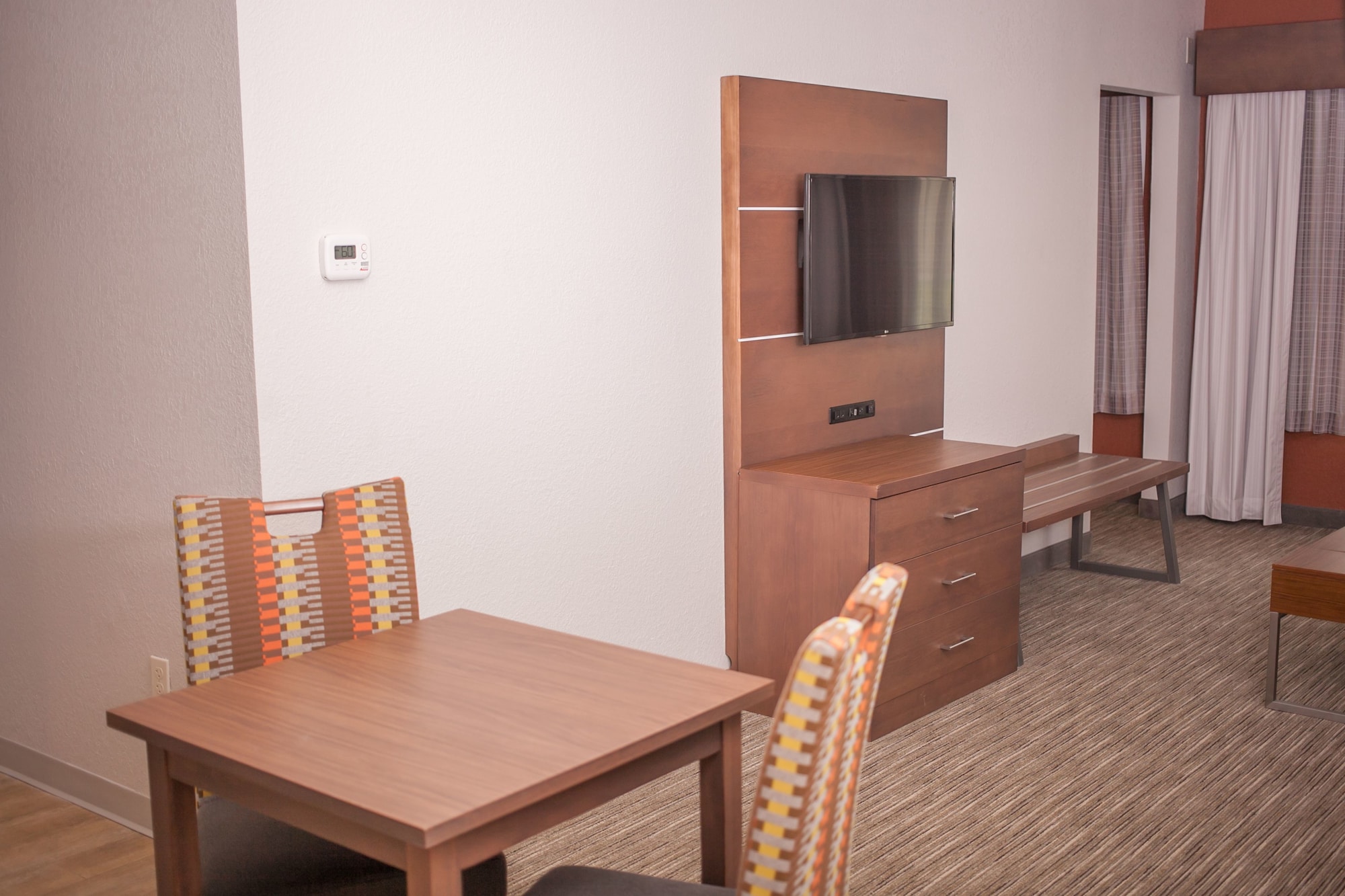 Holiday Inn Express & Suites Logan