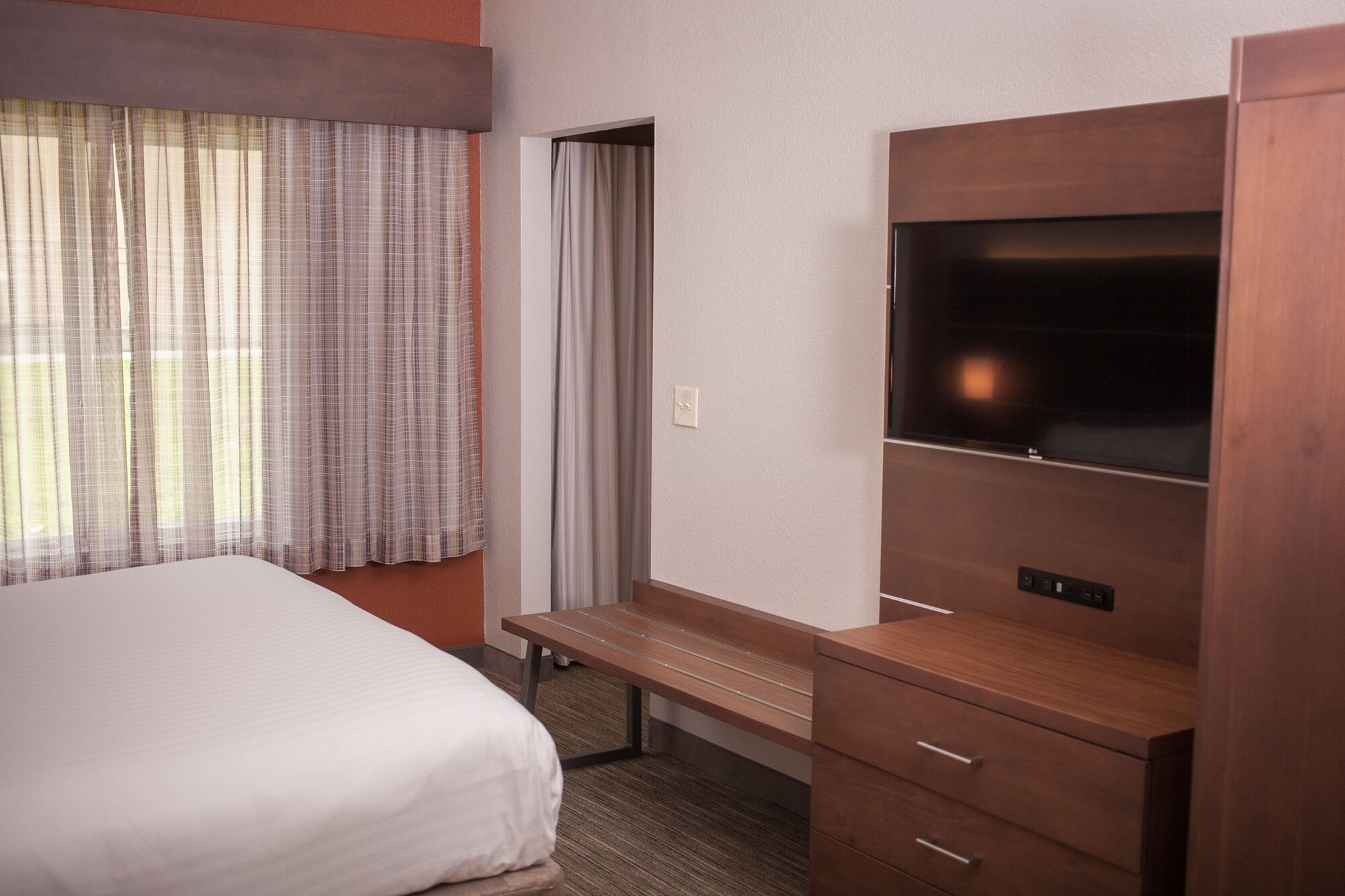 Holiday Inn Express & Suites Logan