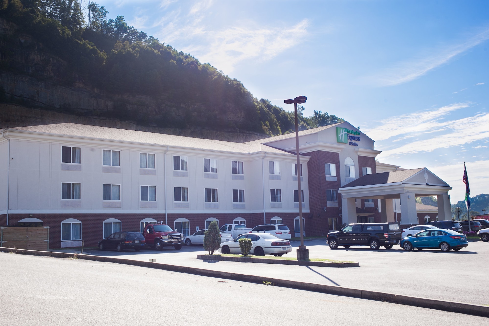 Holiday Inn Express & Suites Logan