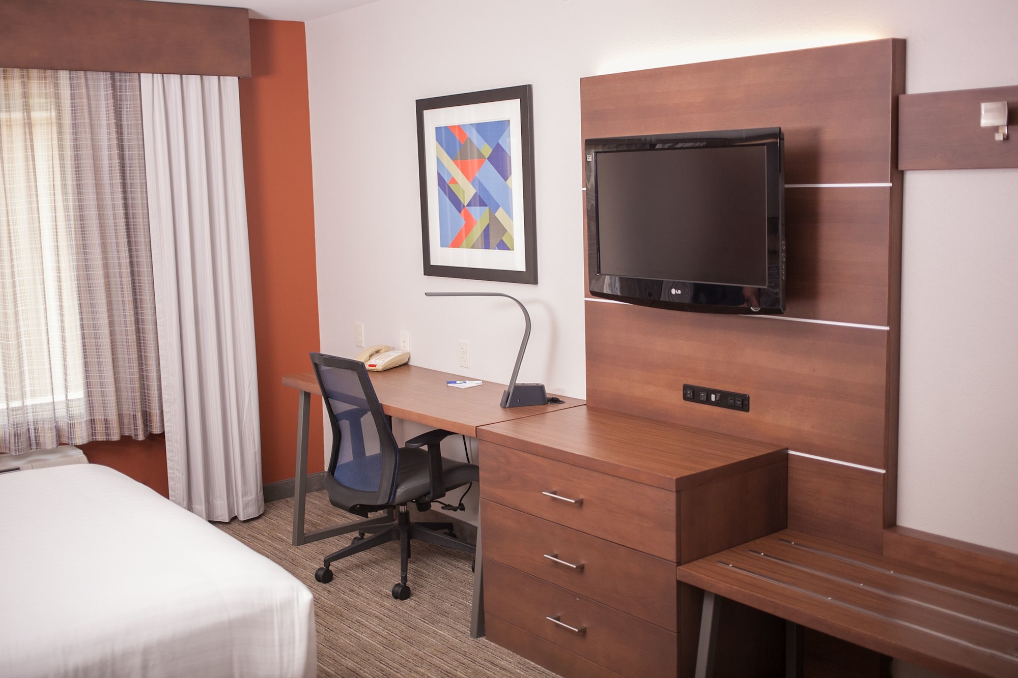 Holiday Inn Express & Suites Logan