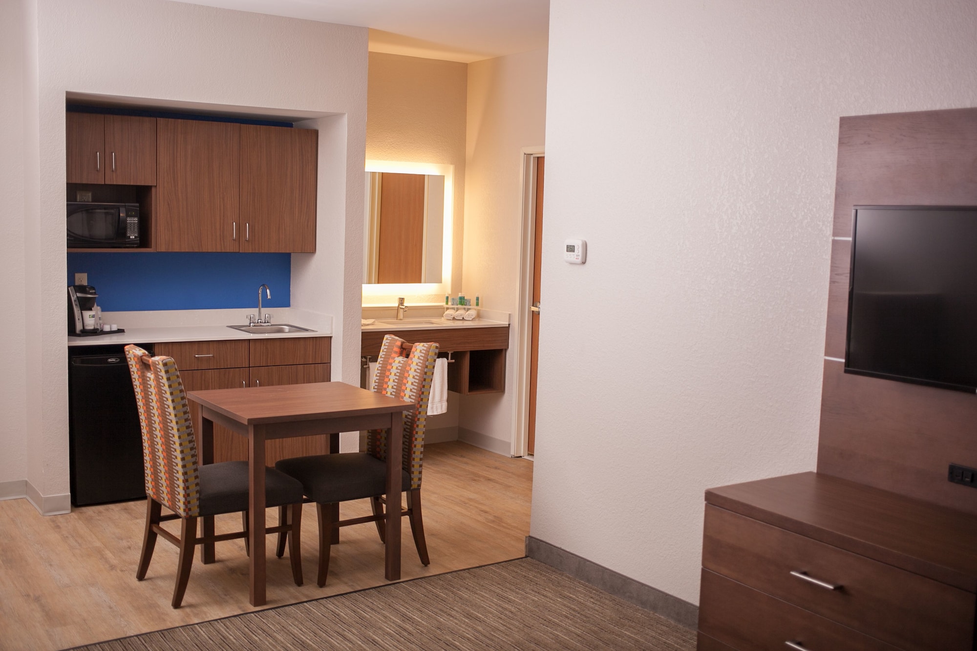 Holiday Inn Express & Suites Logan
