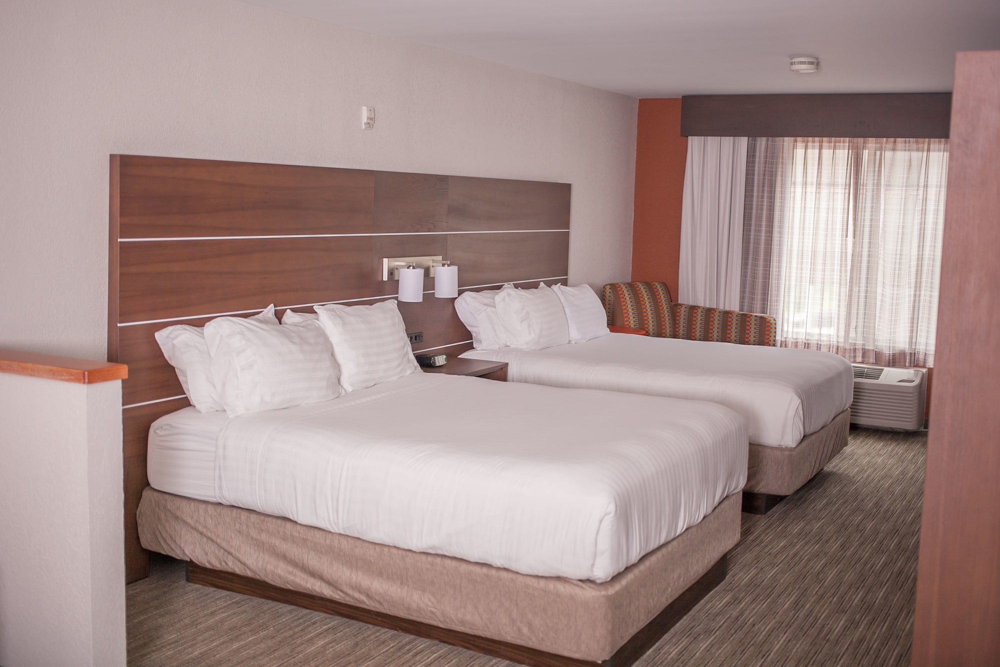 Holiday Inn Express & Suites Logan