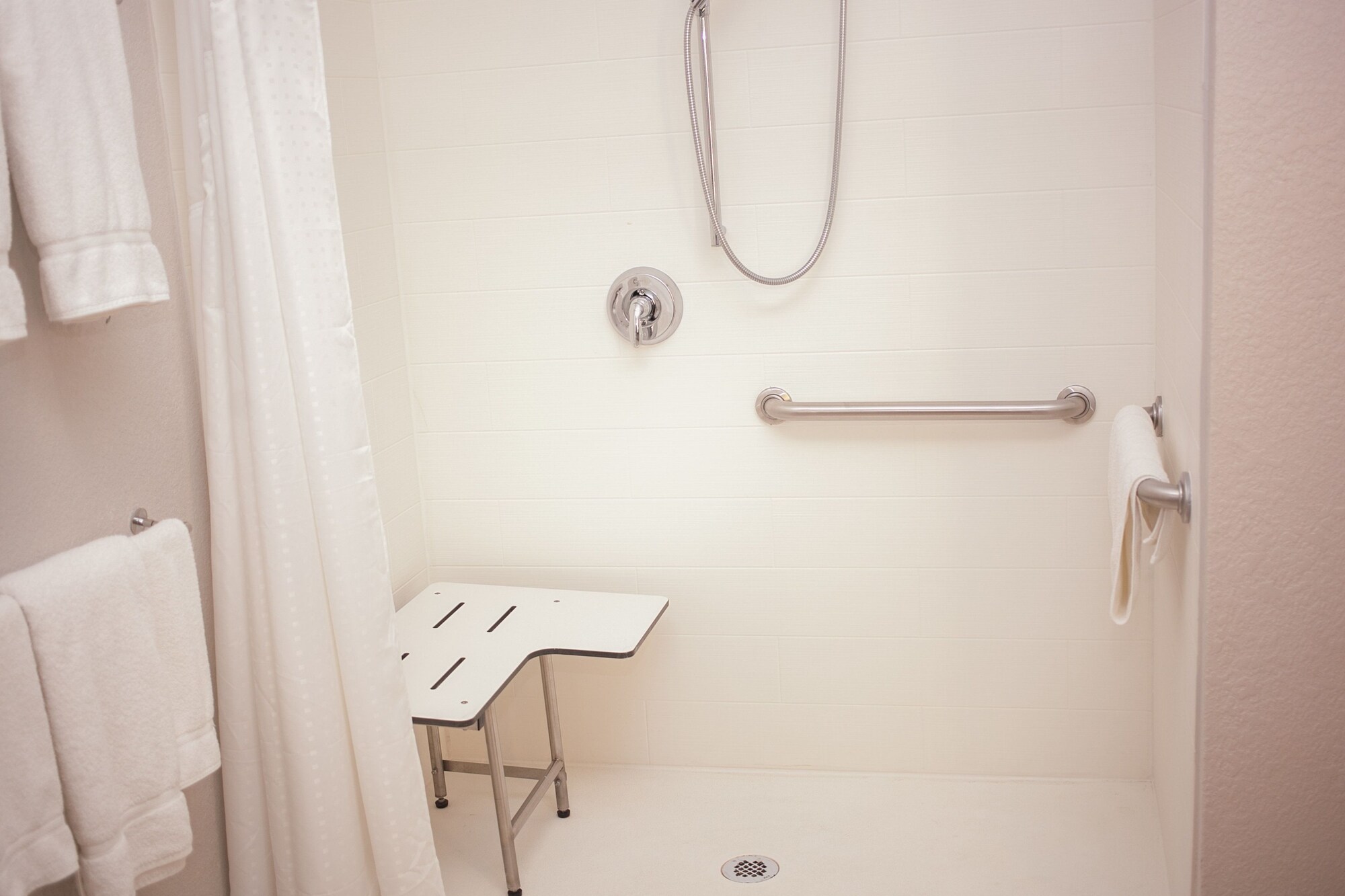 Holiday Inn Express & Suites Logan