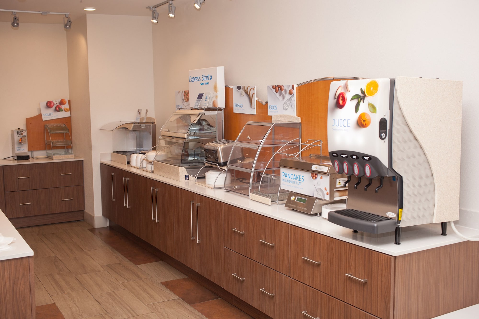 Holiday Inn Express & Suites Logan