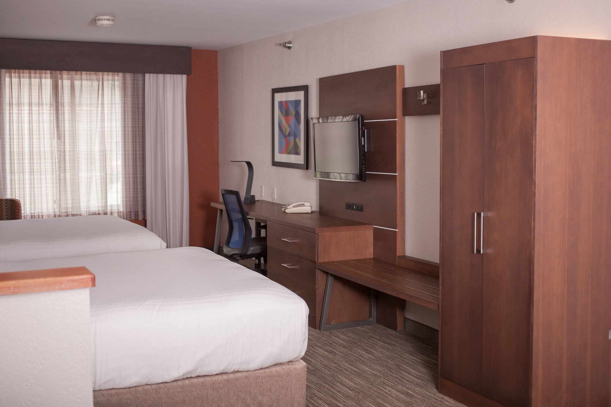 Holiday Inn Express & Suites Logan