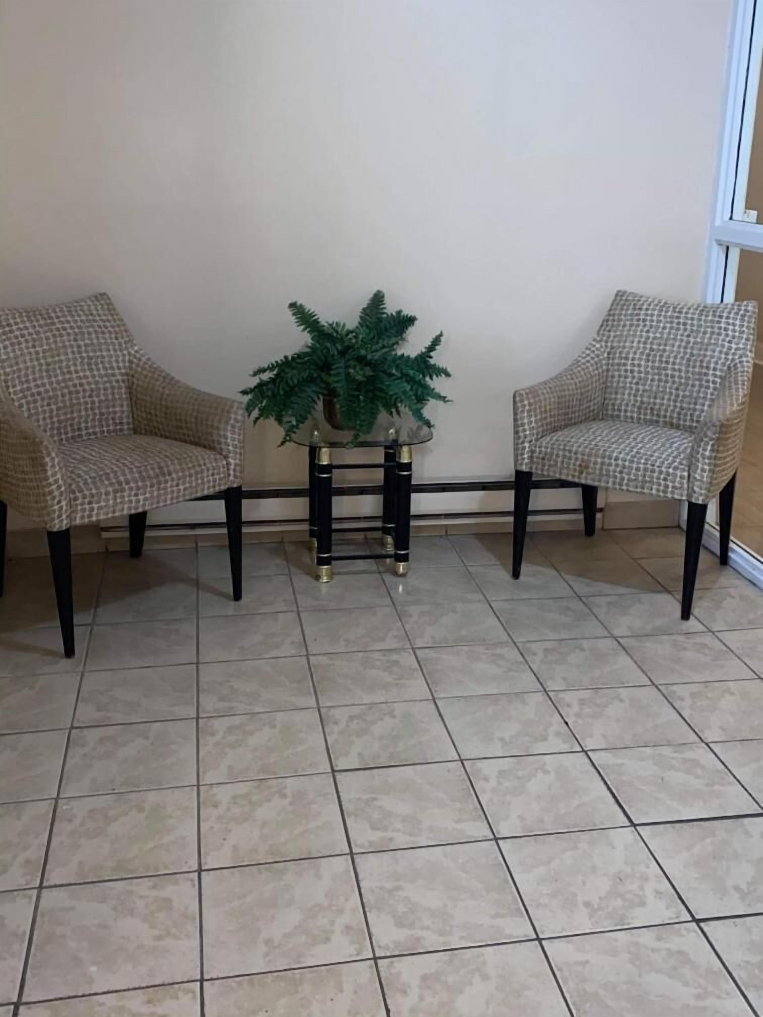 APM Inn & Suites