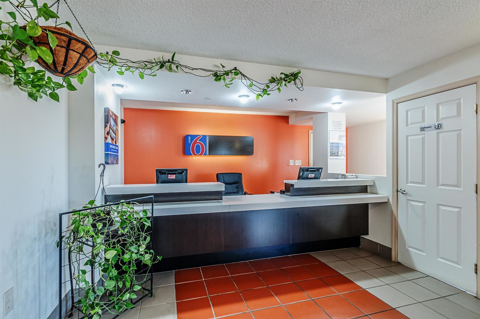 Motel 6 Martinsburg WV