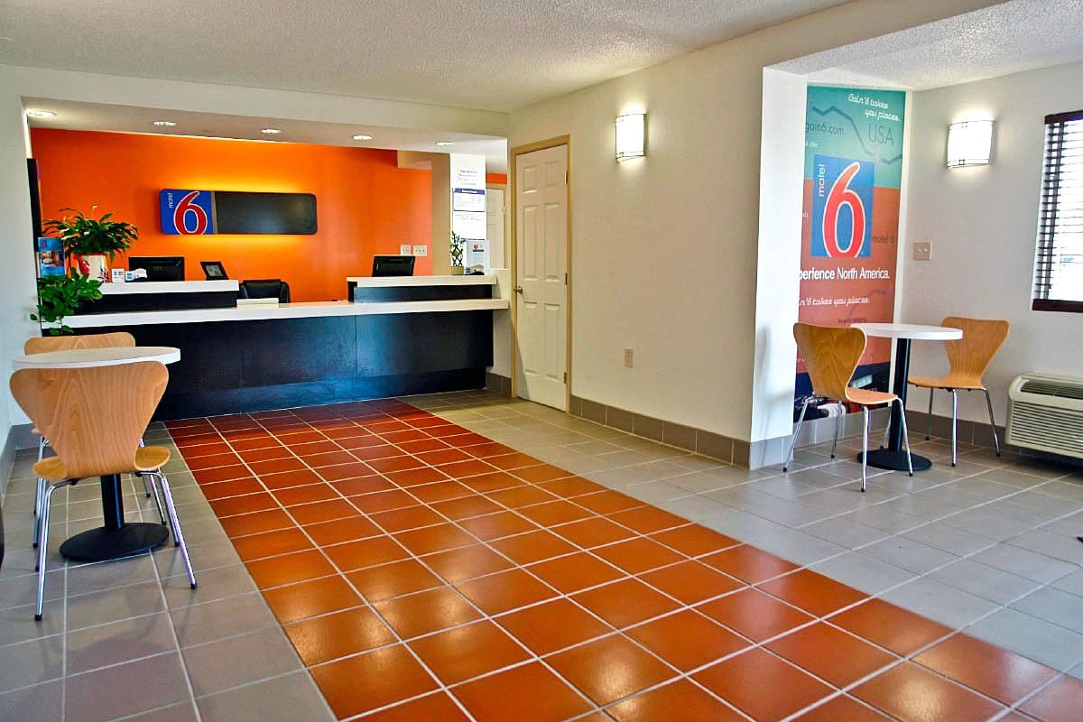 Motel 6 Martinsburg WV