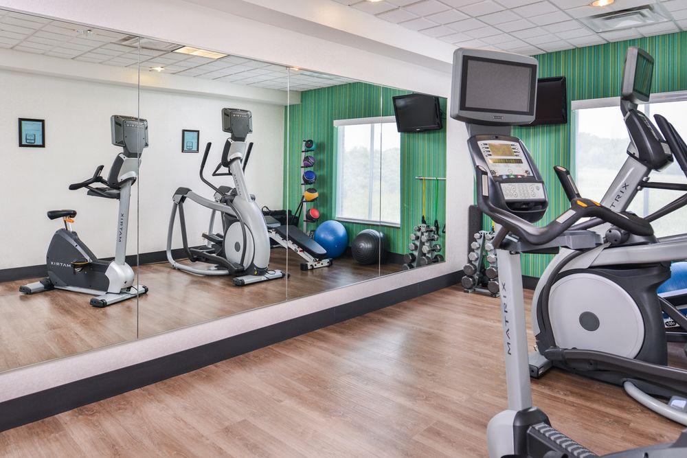 Holiday Inn Express Hotel & Suites Parkersburg - Mineral Wells