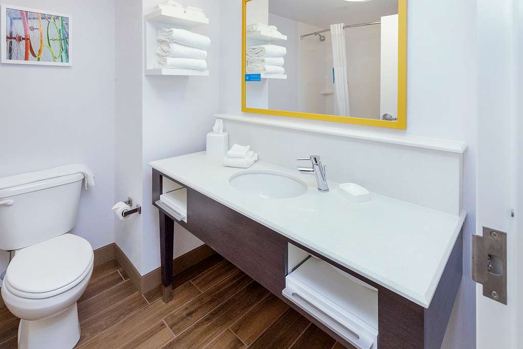 Hampton Inn & Suites Morgantown / University Town Centre