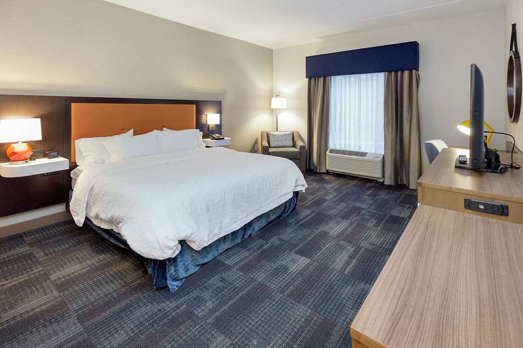 Hampton Inn & Suites Morgantown / University Town Centre