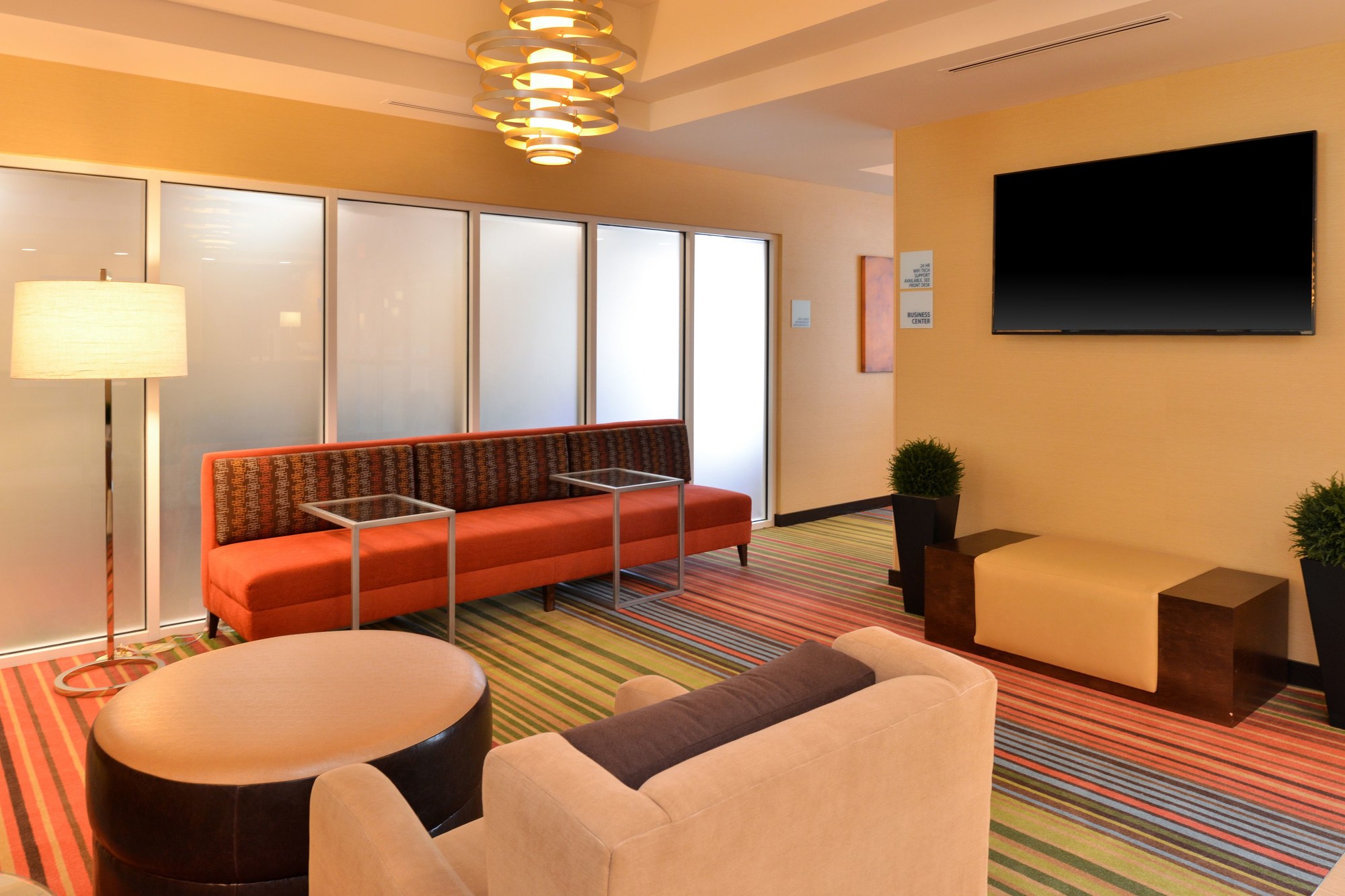 Holiday Inn Express & Suites New Martinsville