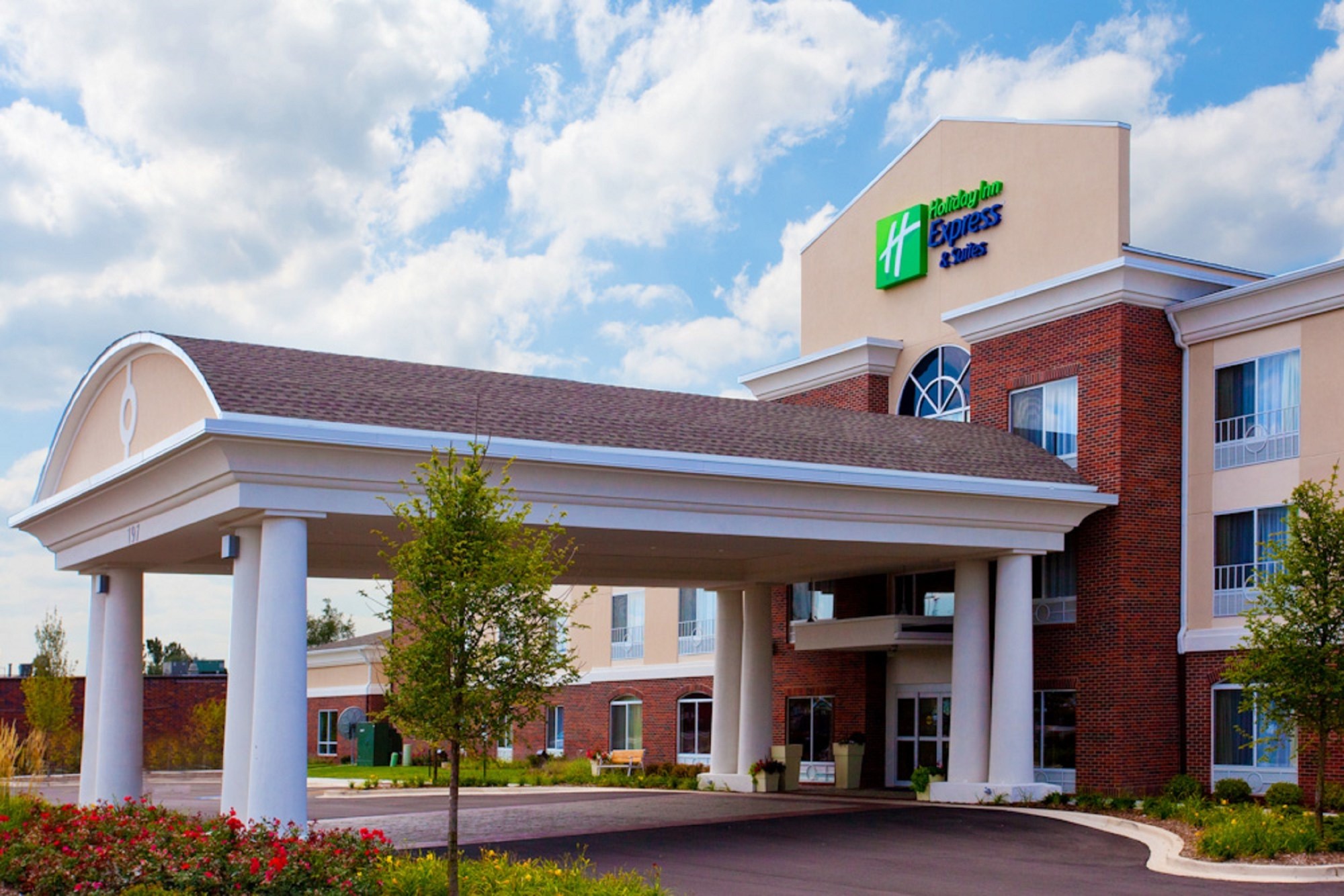 Holiday Inn Express & Suites New Martinsville