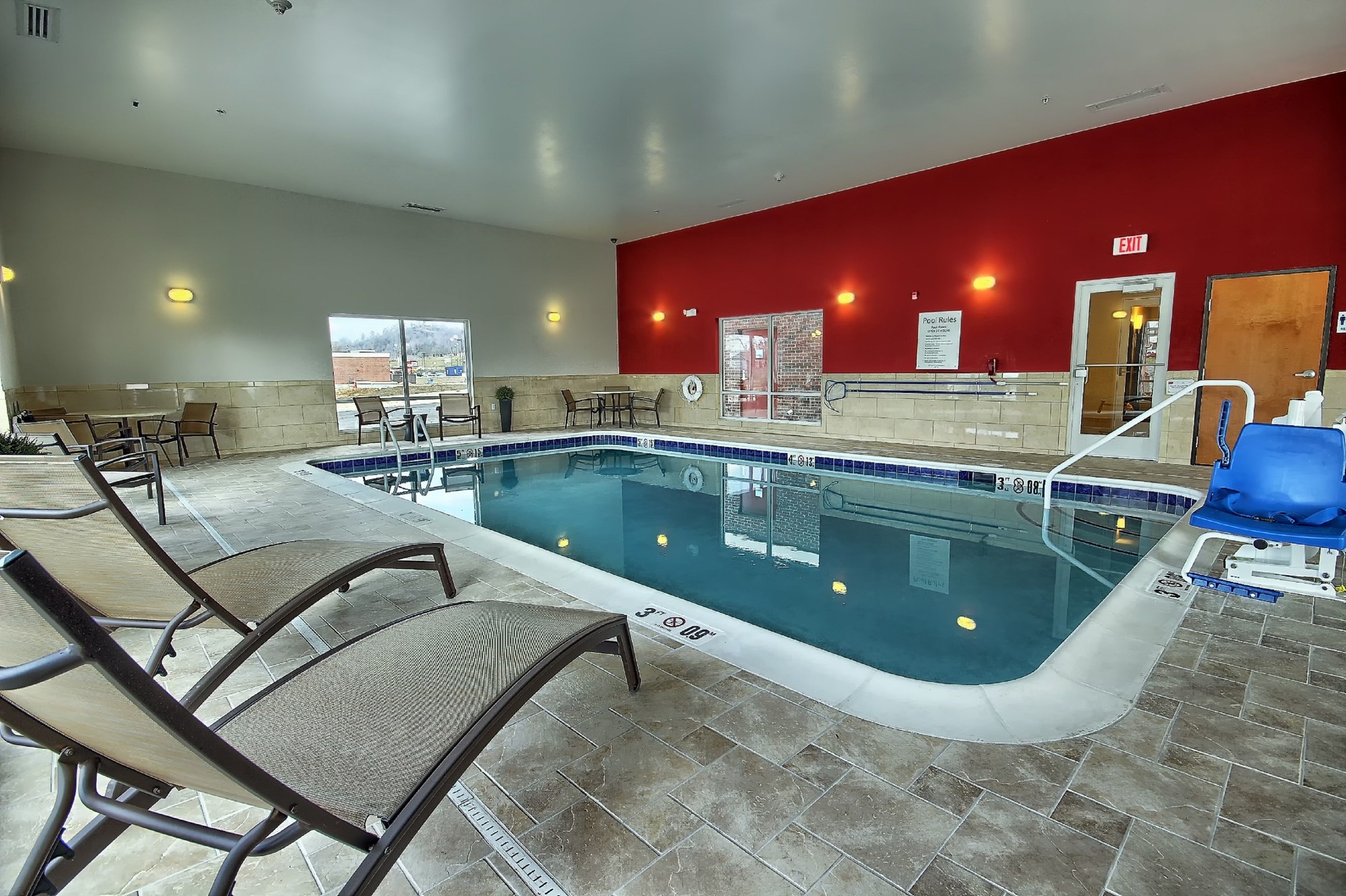 Holiday Inn Express & Suites New Martinsville