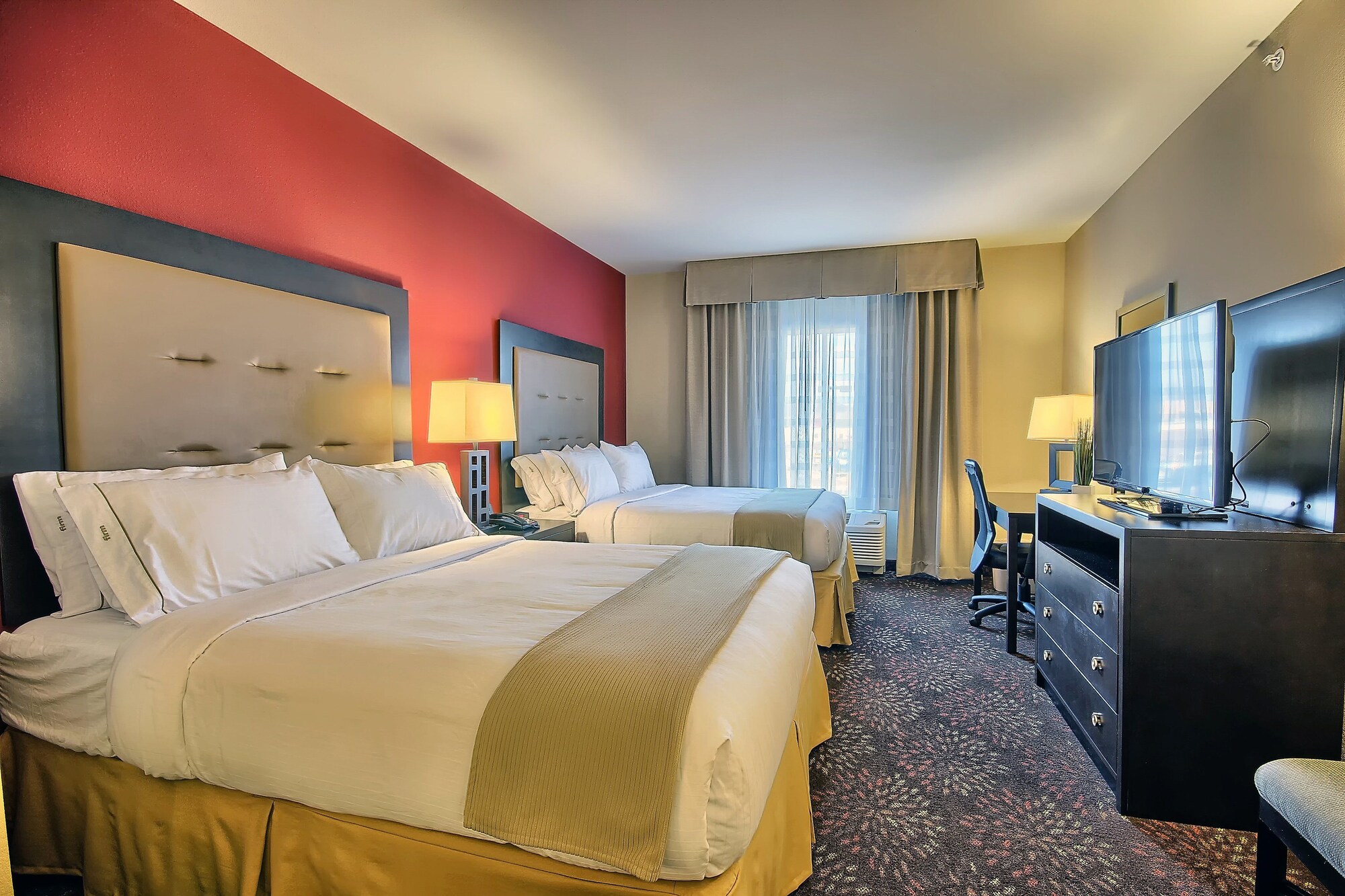Holiday Inn Express & Suites New Martinsville