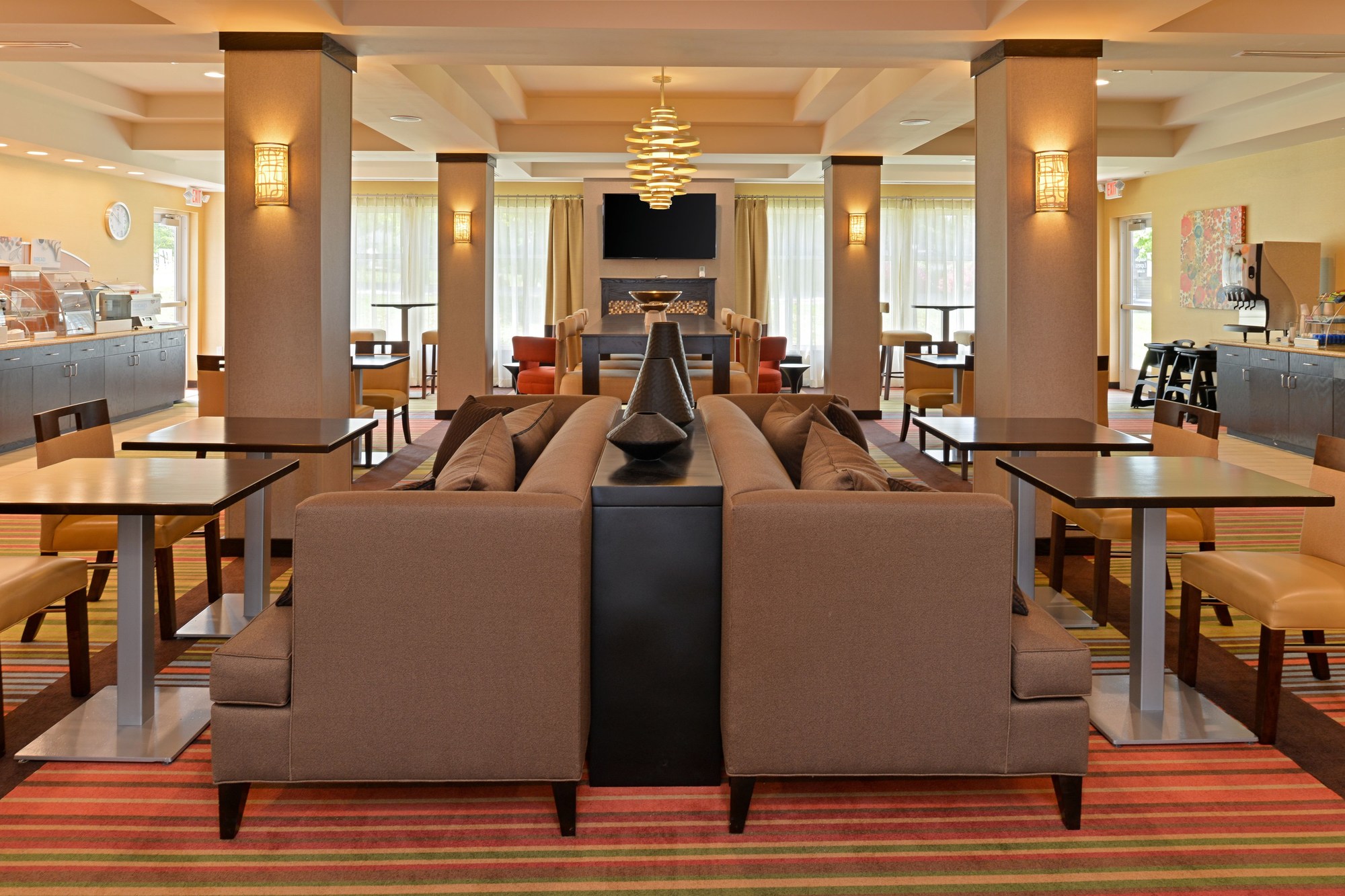 Holiday Inn Express & Suites New Martinsville