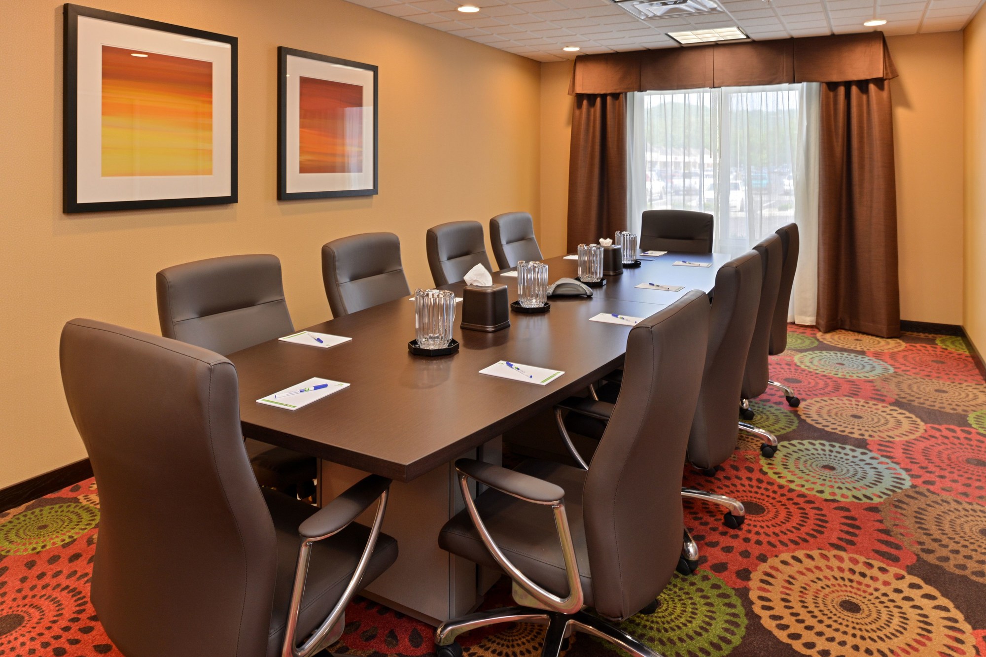 Holiday Inn Express & Suites New Martinsville