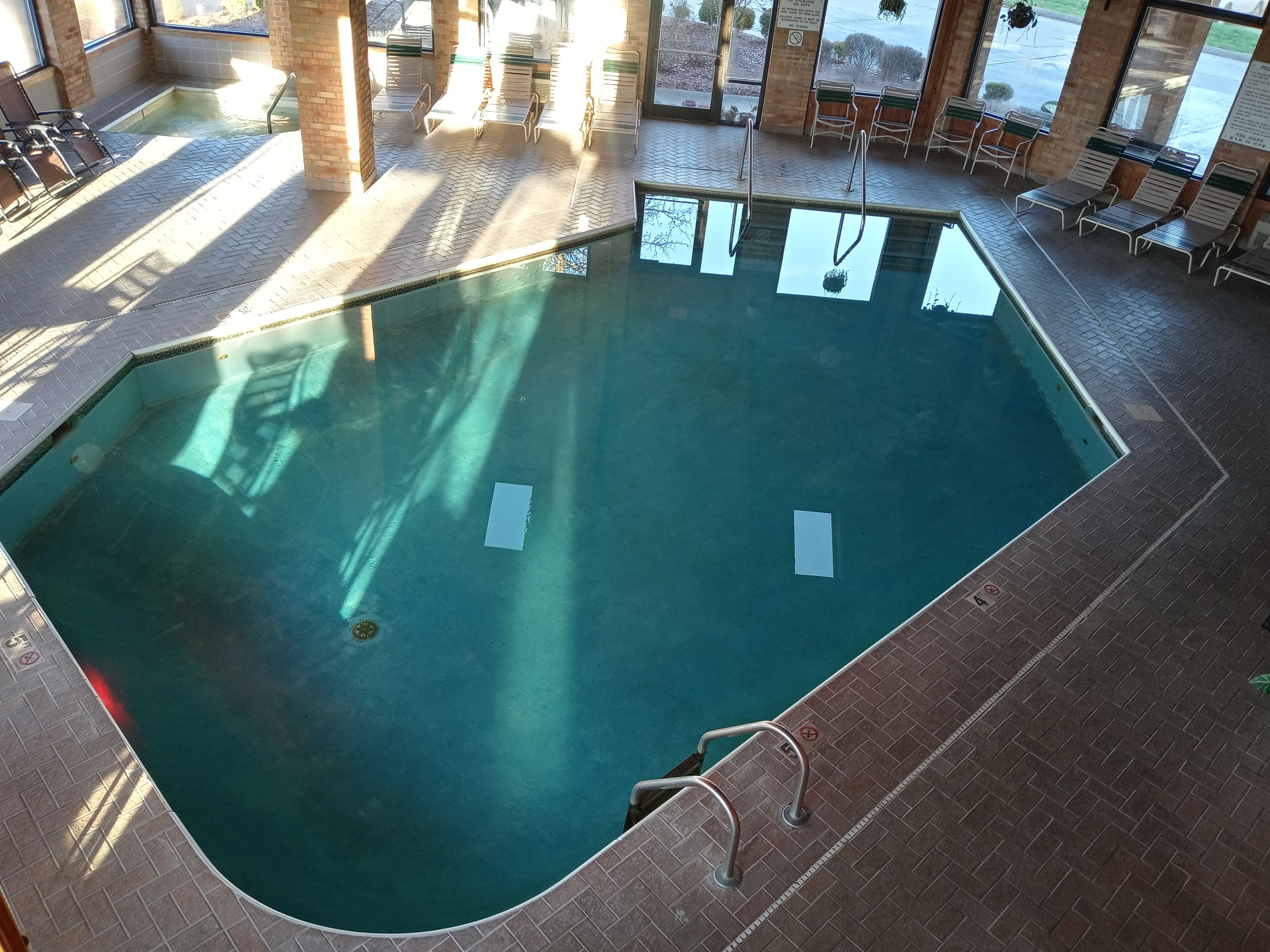 New Martinsville Inn
