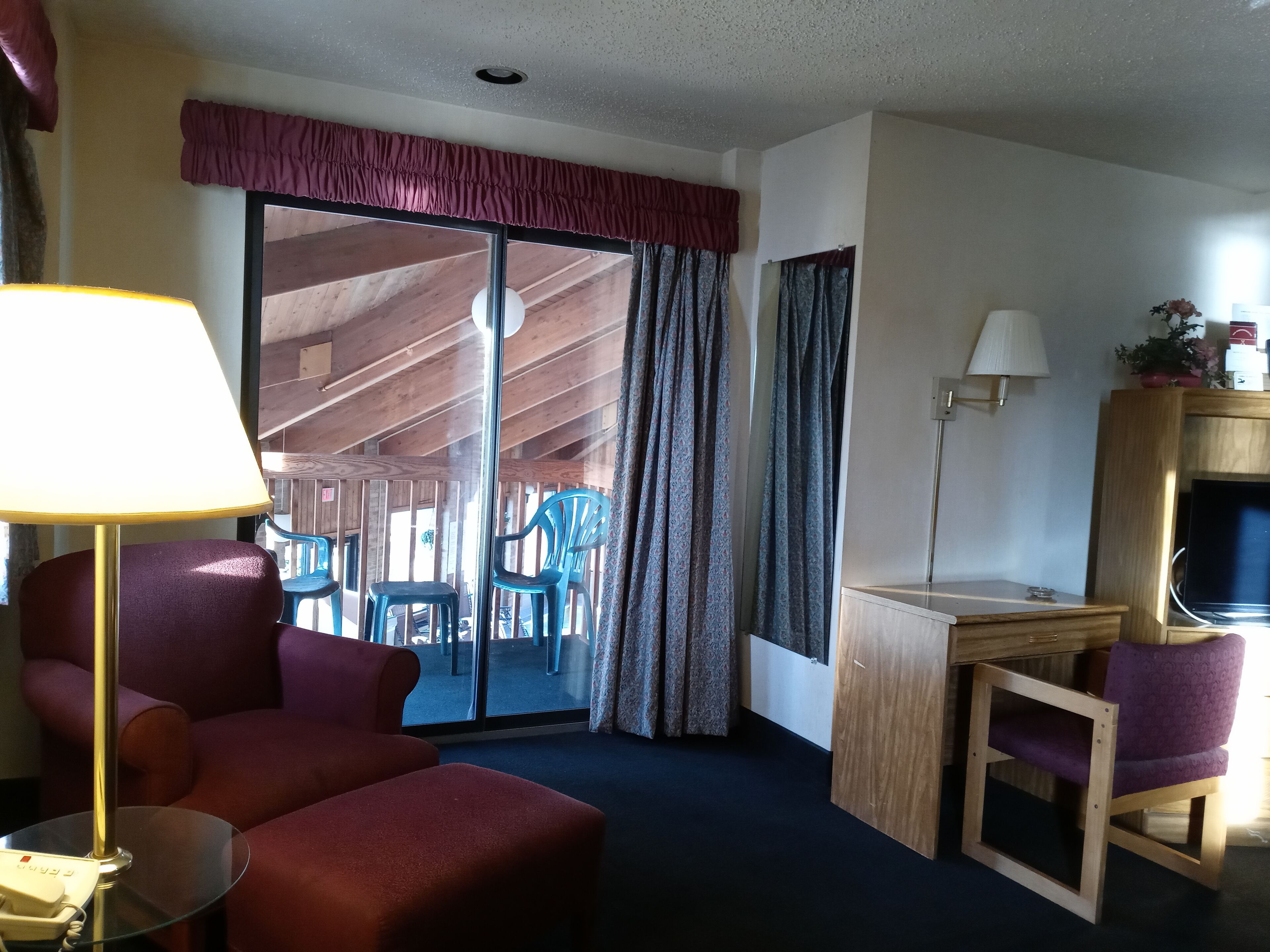 New Martinsville Inn