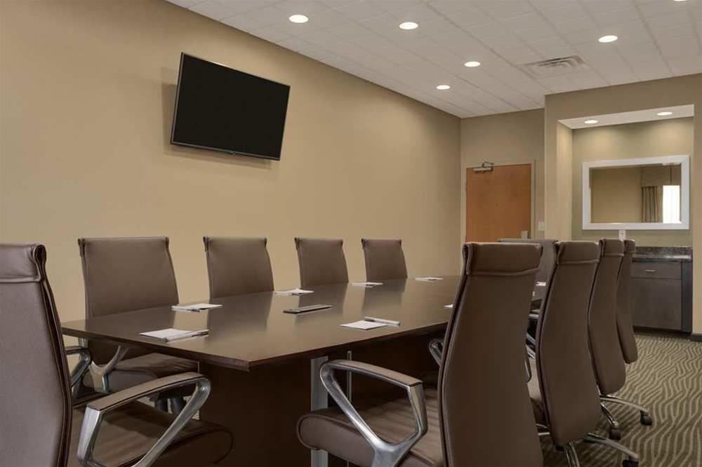 Hampton Inn & Suites Parkersburg Downtown