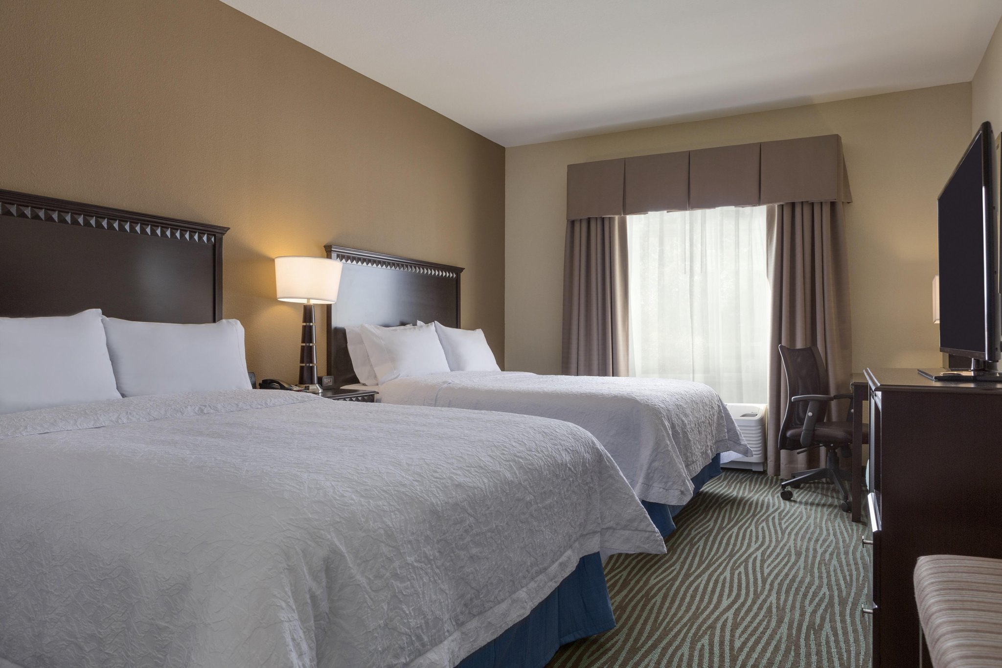 Hampton Inn & Suites Parkersburg Downtown