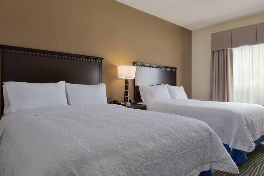 Hampton Inn & Suites Parkersburg Downtown