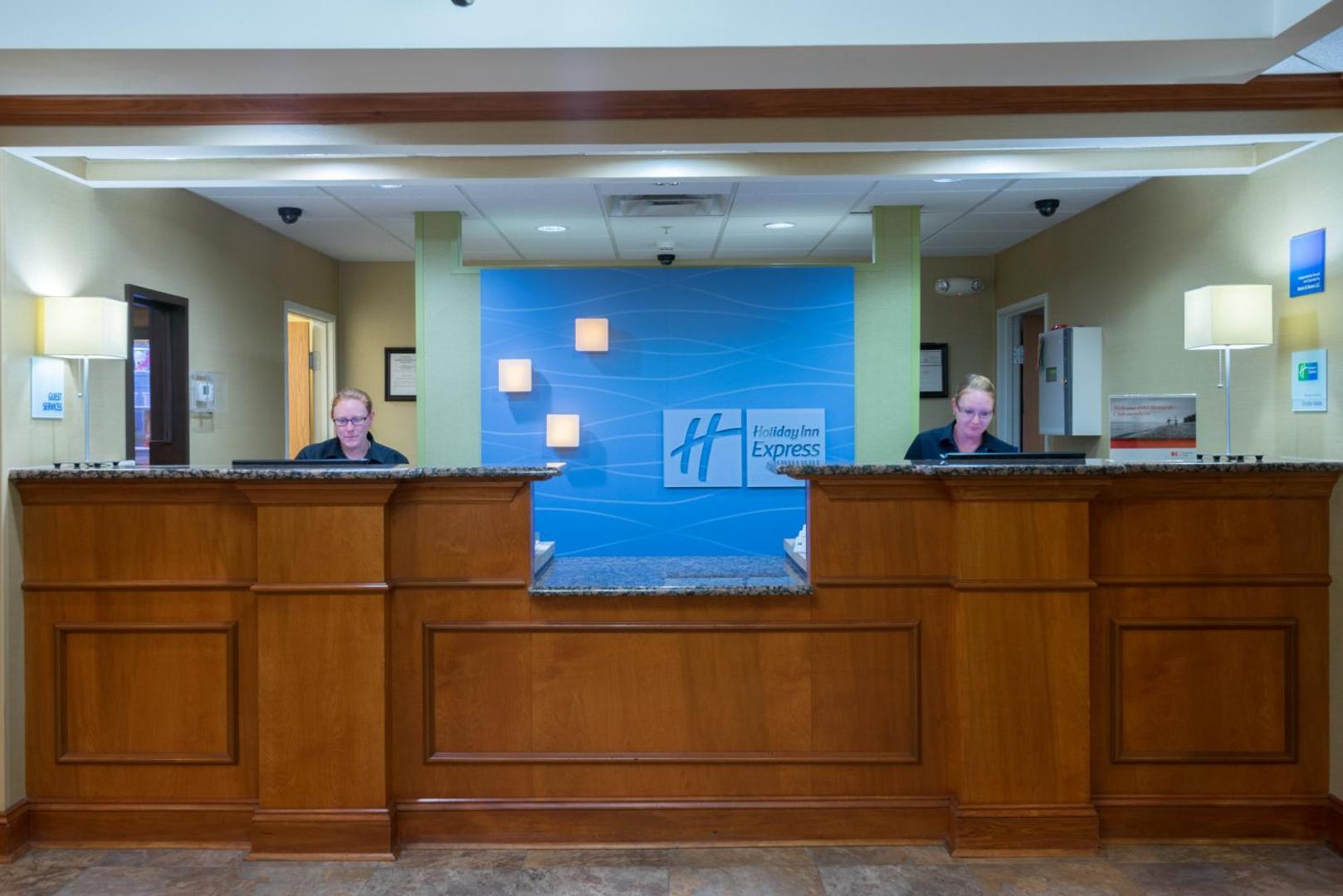 Holiday Inn Express Charles Town