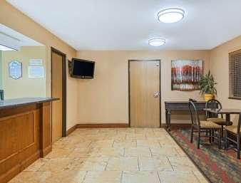 Super 8 by Wyndham Ripley