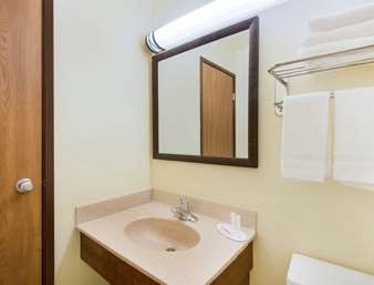 Super 8 by Wyndham Ripley