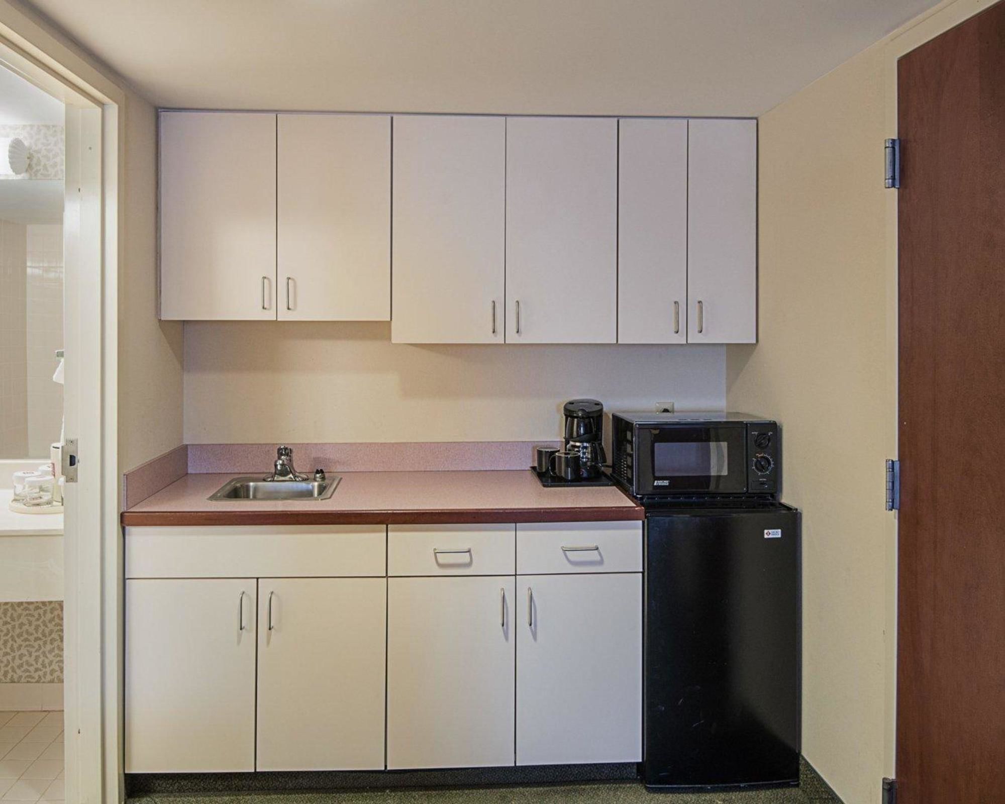 Clarion Hotel & Conference Center