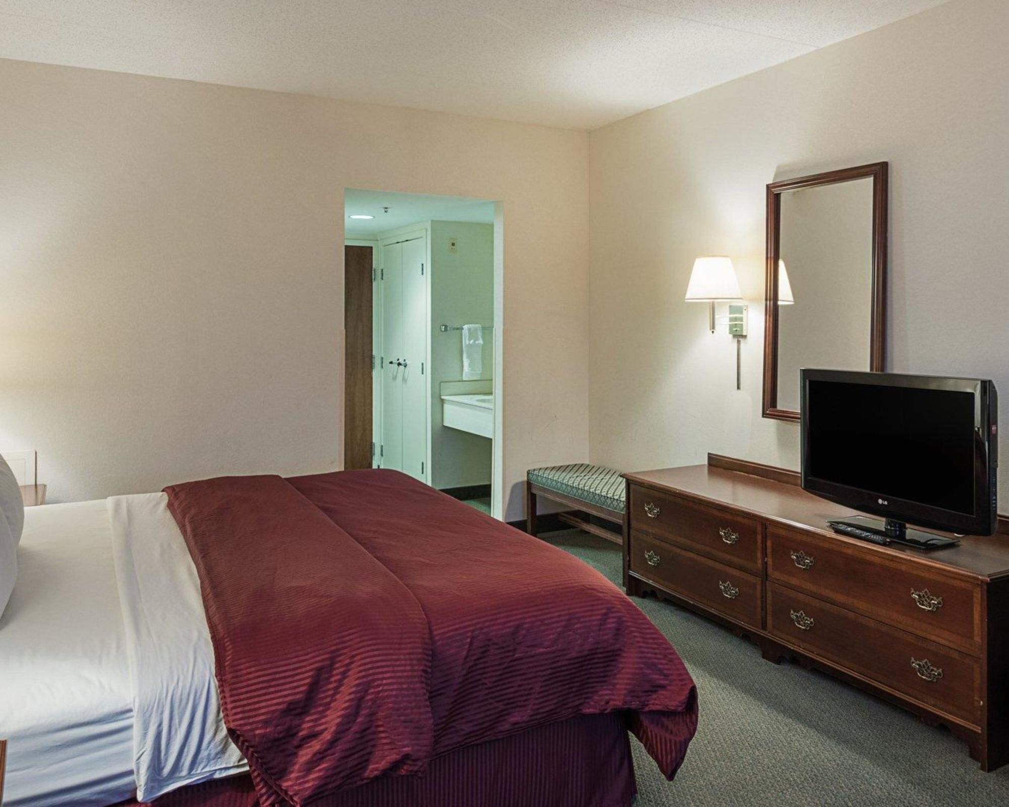 Clarion Hotel & Conference Center