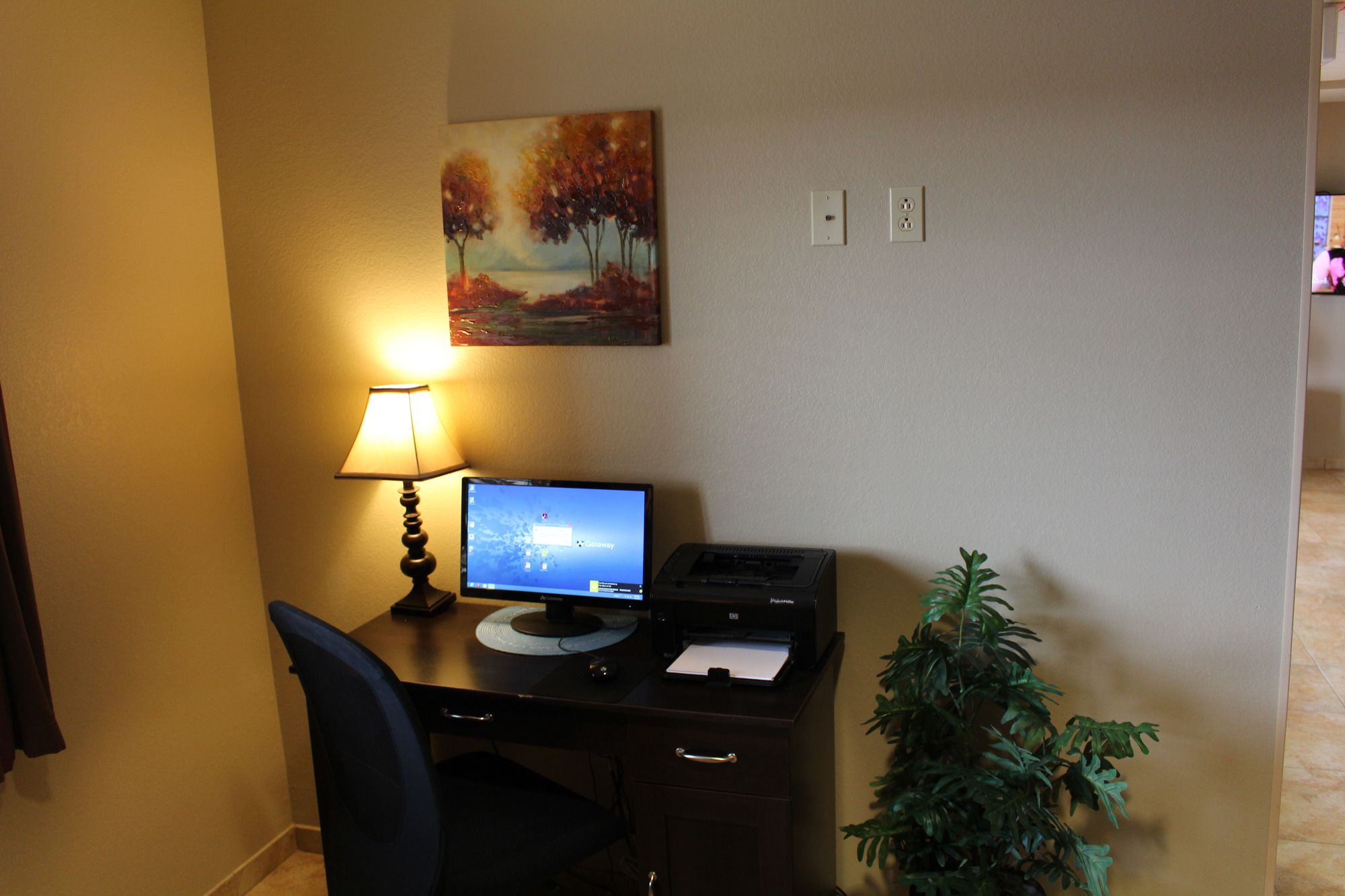 Suburban Studios Wheeling - Triadelphia