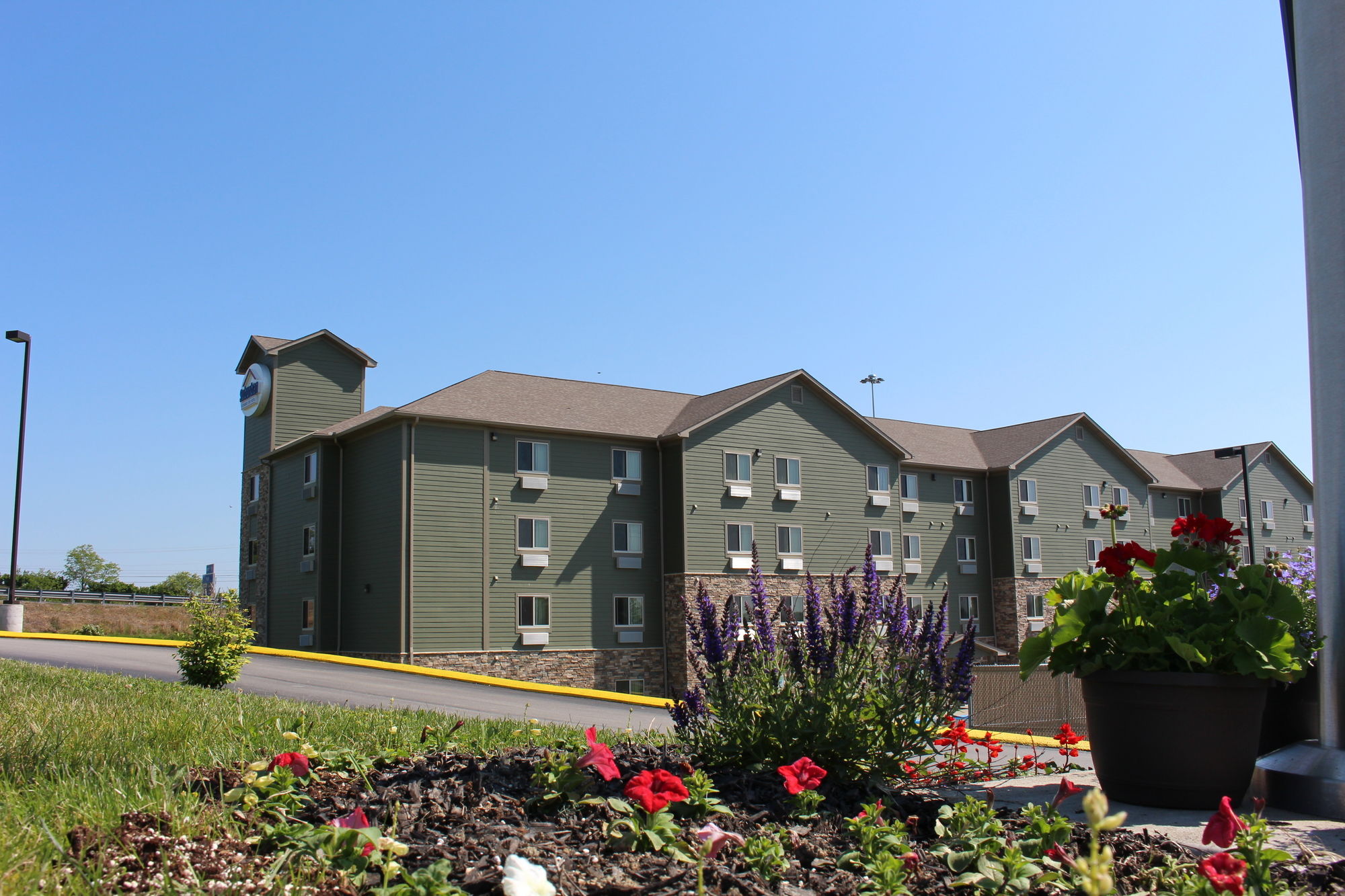 Suburban Studios Wheeling - Triadelphia