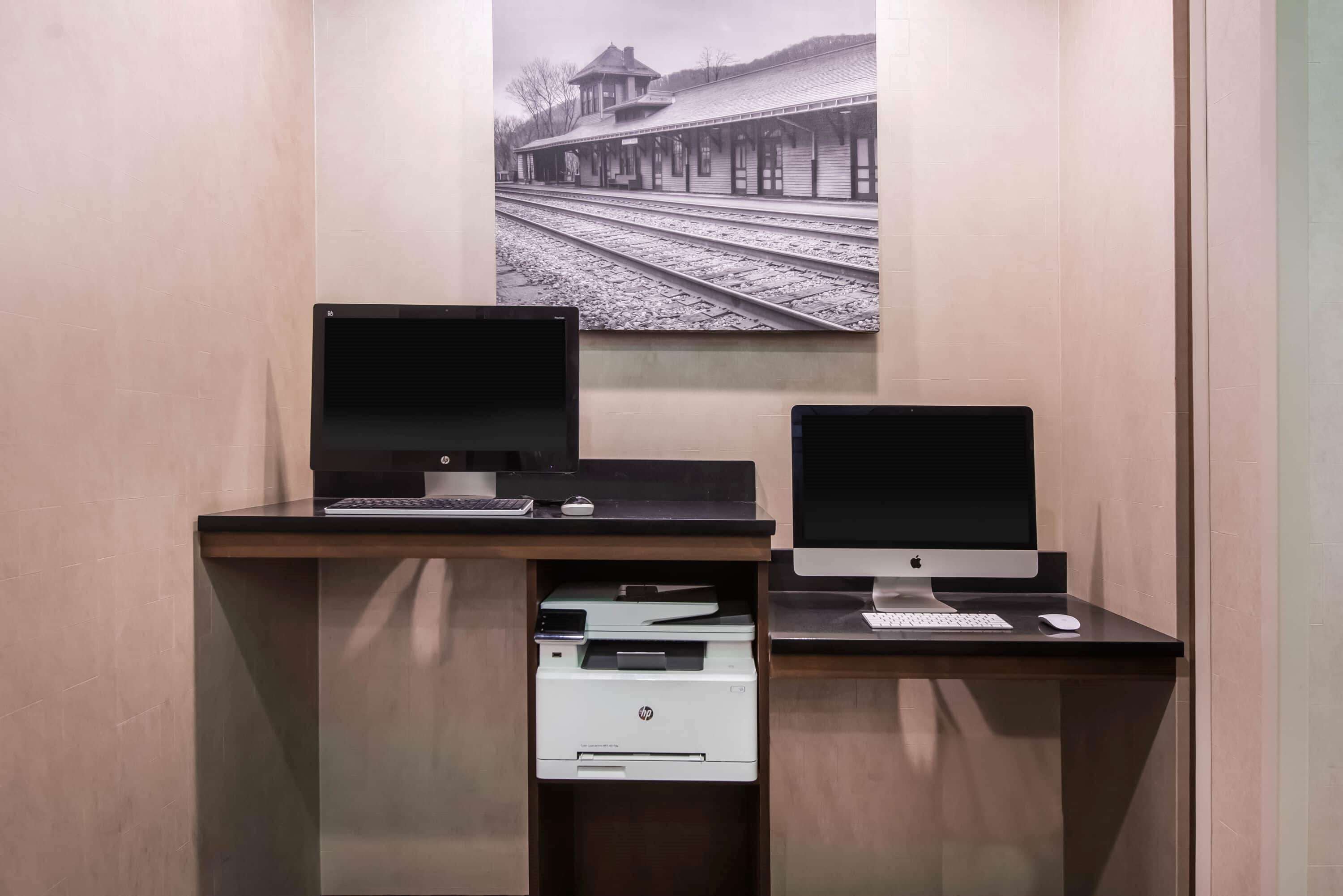 La Quinta Inn & Suites by Wyndham Morgantown