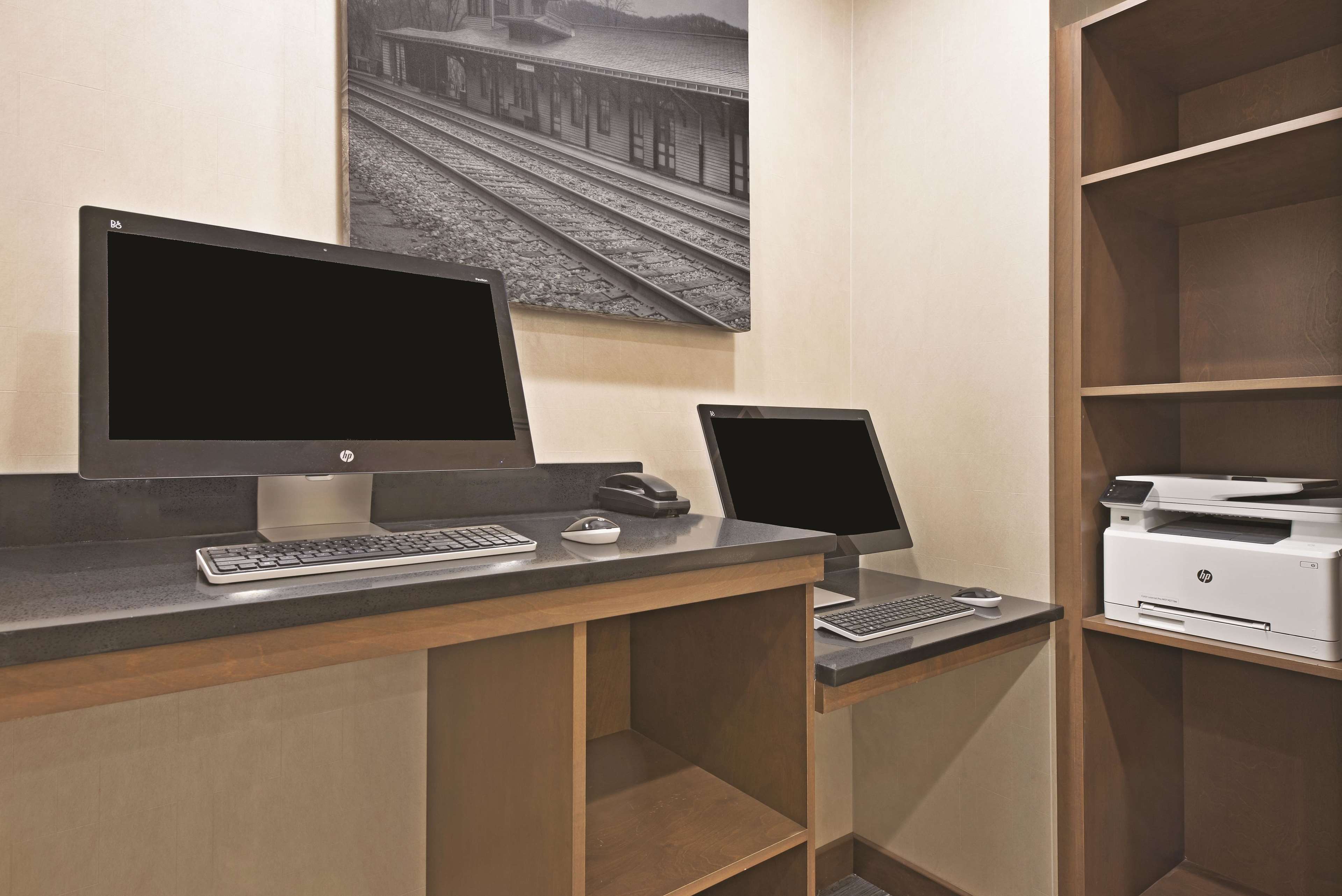 La Quinta Inn & Suites by Wyndham Morgantown