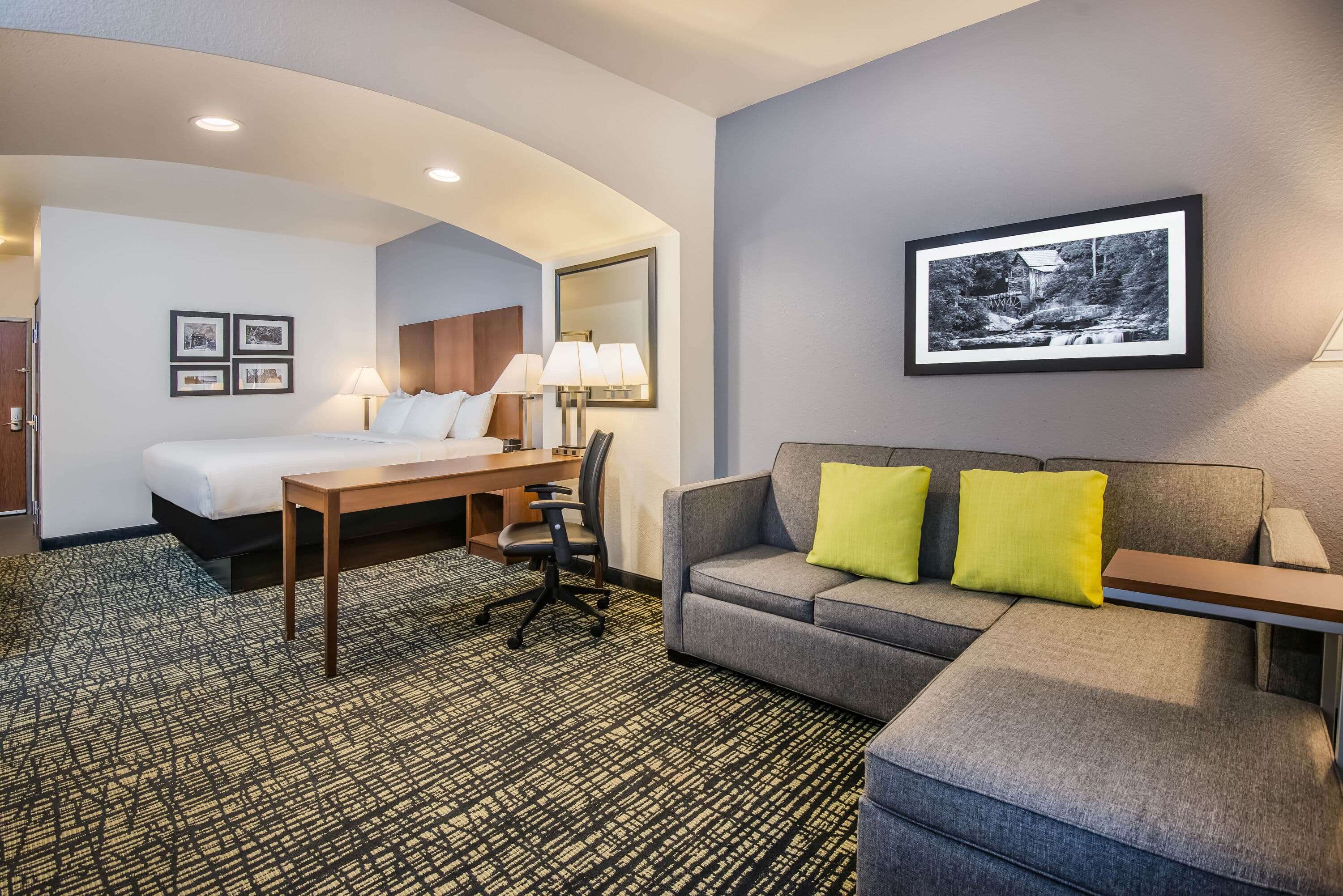 La Quinta Inn & Suites by Wyndham Morgantown