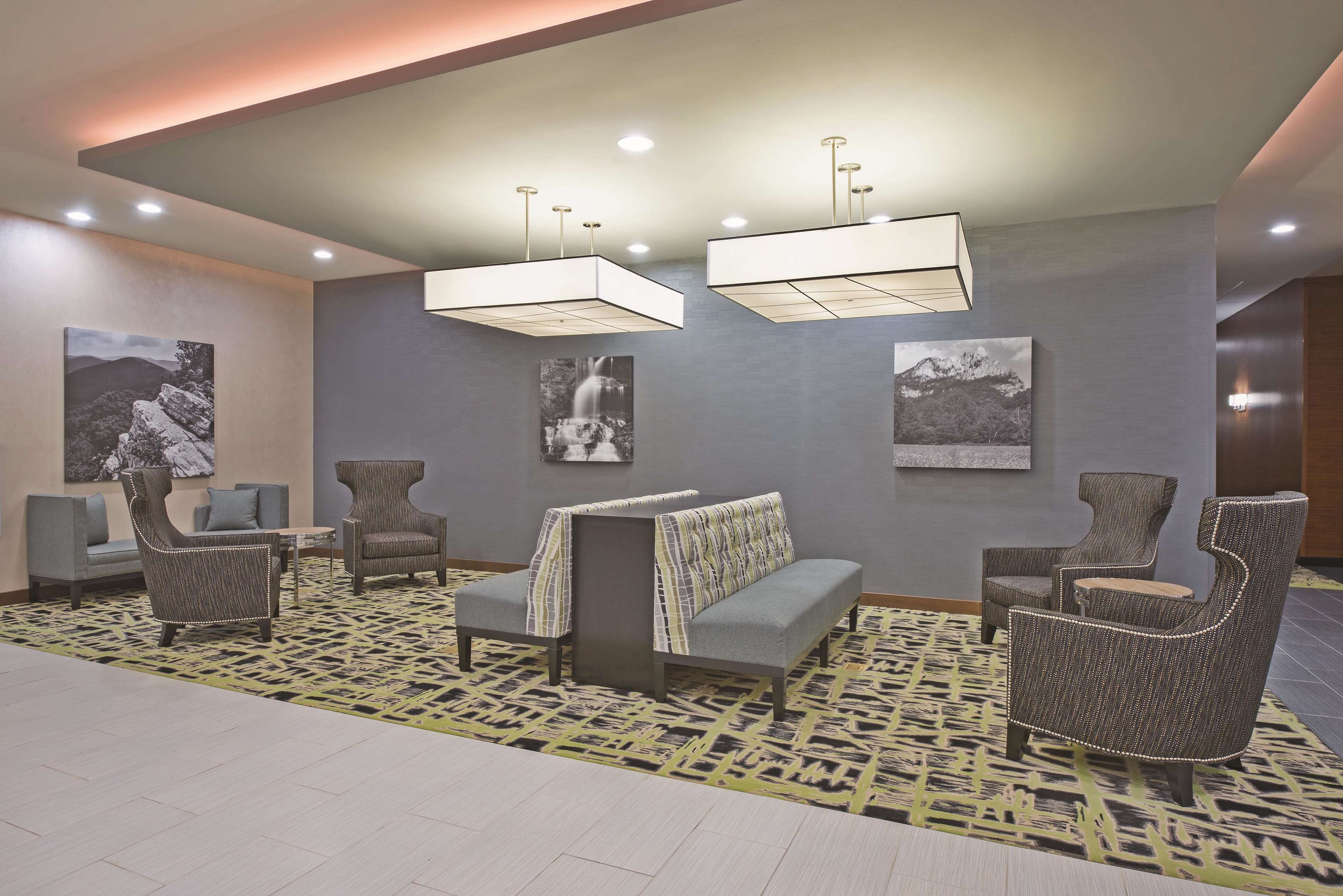 La Quinta Inn & Suites by Wyndham Morgantown