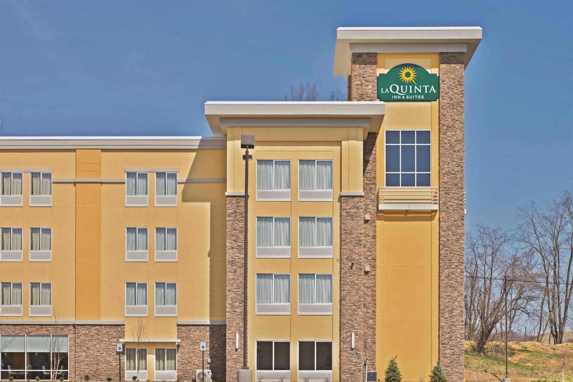 La Quinta Inn & Suites by Wyndham Morgantown