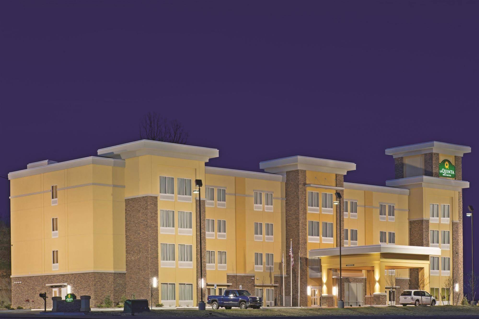 La Quinta Inn & Suites by Wyndham Morgantown