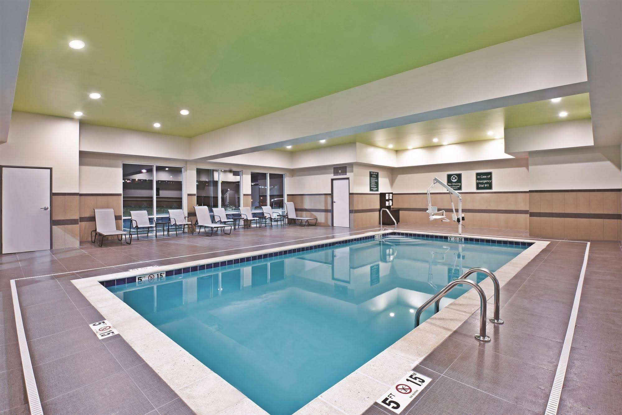 La Quinta Inn & Suites by Wyndham Morgantown