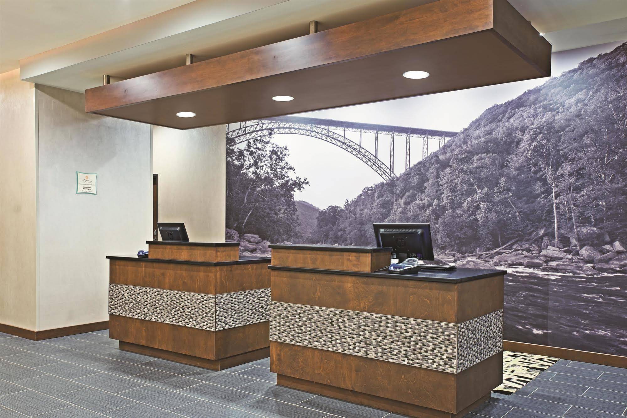 La Quinta Inn & Suites by Wyndham Morgantown